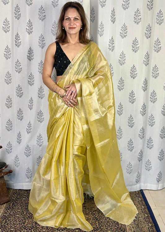 Pale Yellow & Silver Pure Mul Mul Handwoven Tissue Cotton Saree (Borderless)