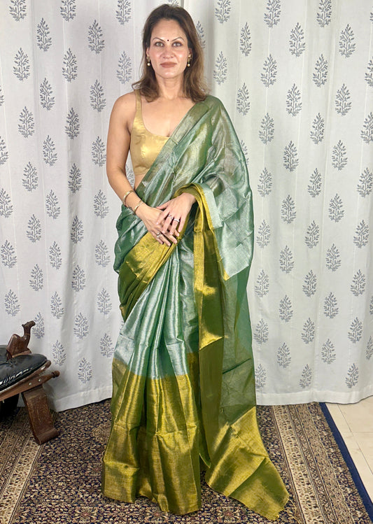 Dual Coloured Green Pure Mul Mul Handwoven Tissue Cotton Saree