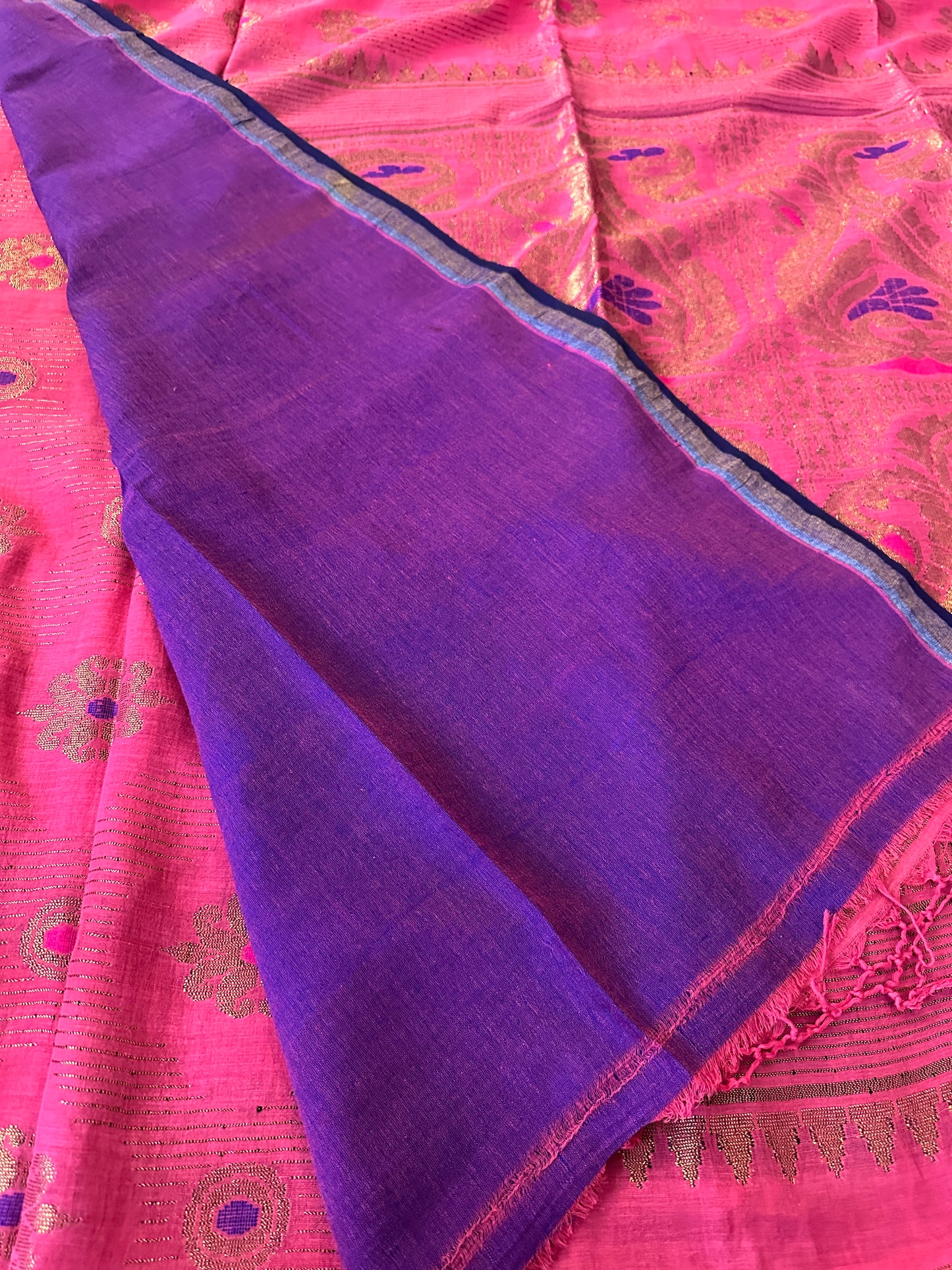 Rani Pink Pure Cotton Jamdani Saree with Intricate Zari Work