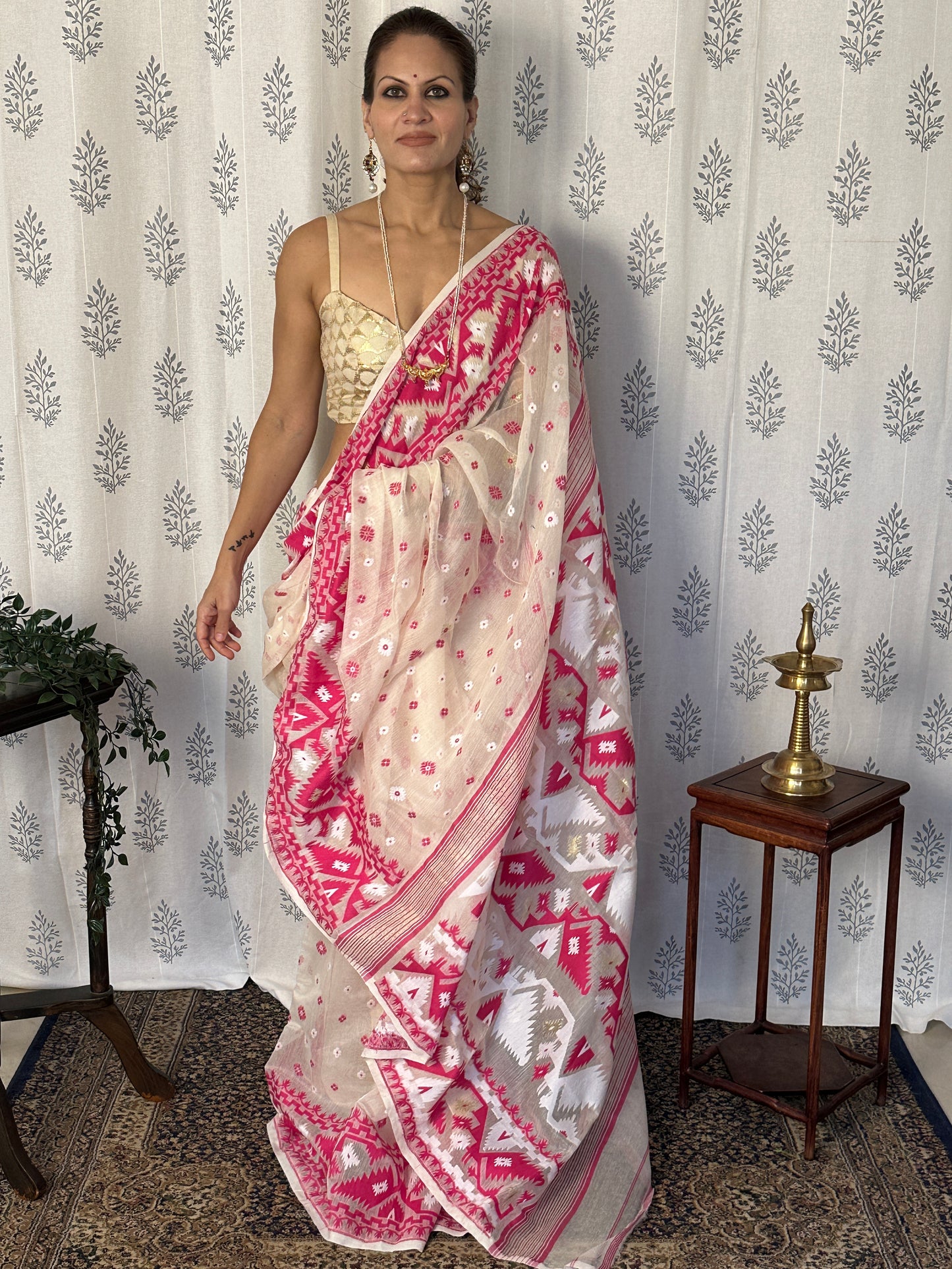 Cream & Pink Jacquard Weaving Cotton Silk Jamdani Saree with Zari Work