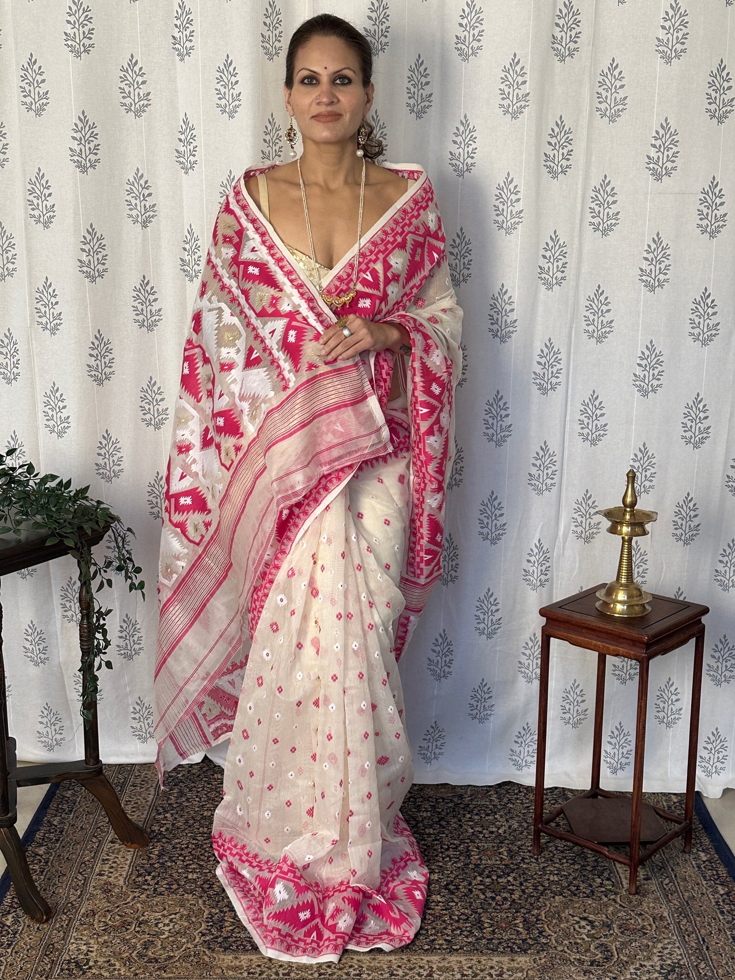 Cream & Pink Jacquard Weaving Cotton Silk Jamdani Saree with Zari Work