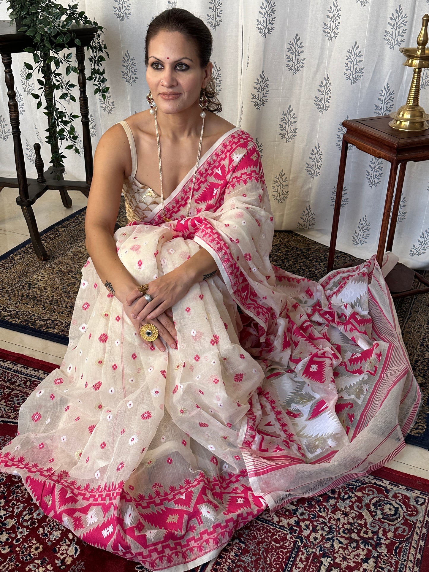 Cream & Pink Jacquard Weaving Cotton Silk Jamdani Saree with Zari Work
