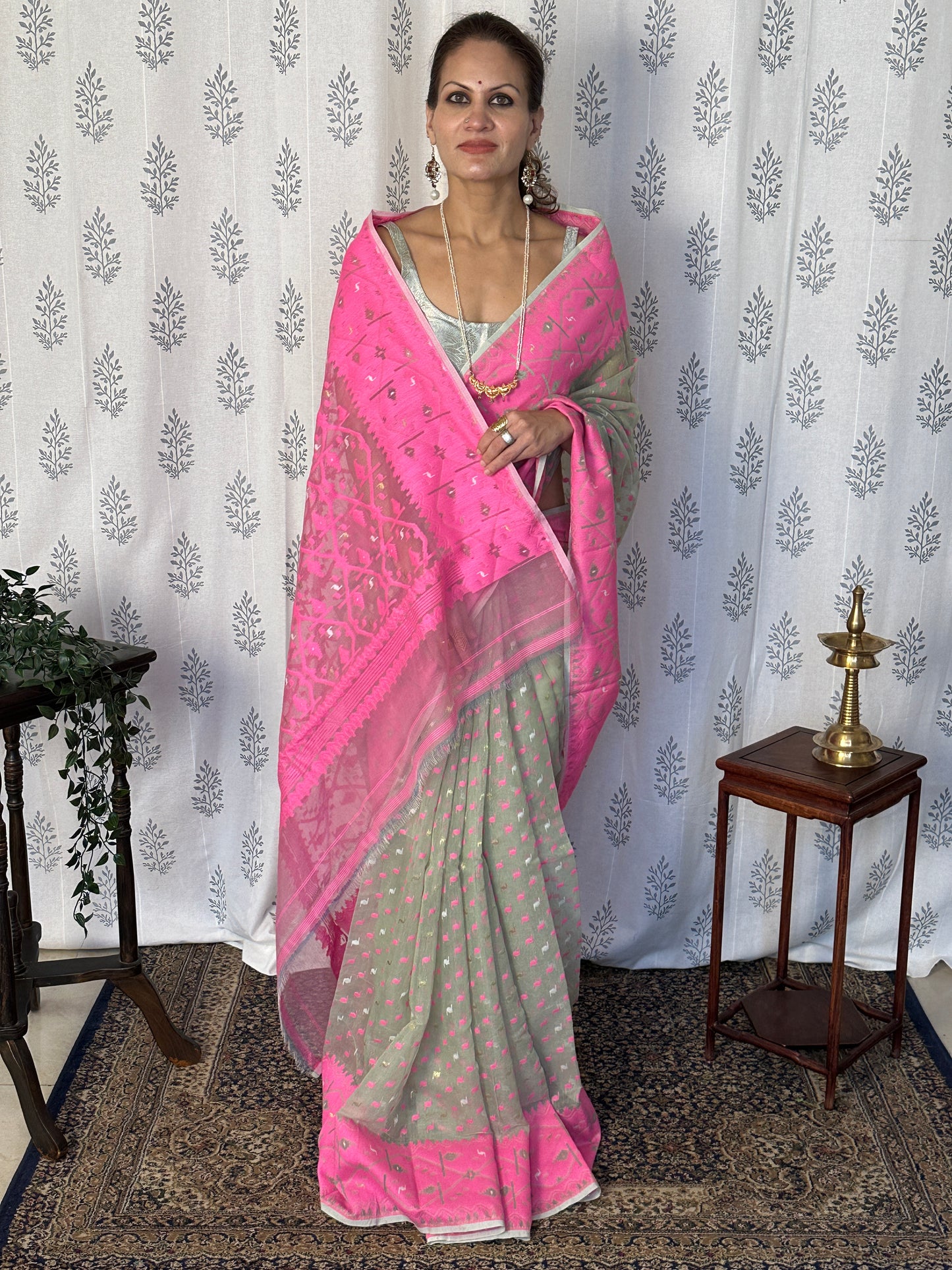 Greyish Green & Pink Jacquard Weaving Cotton Silk Jamdani Saree
