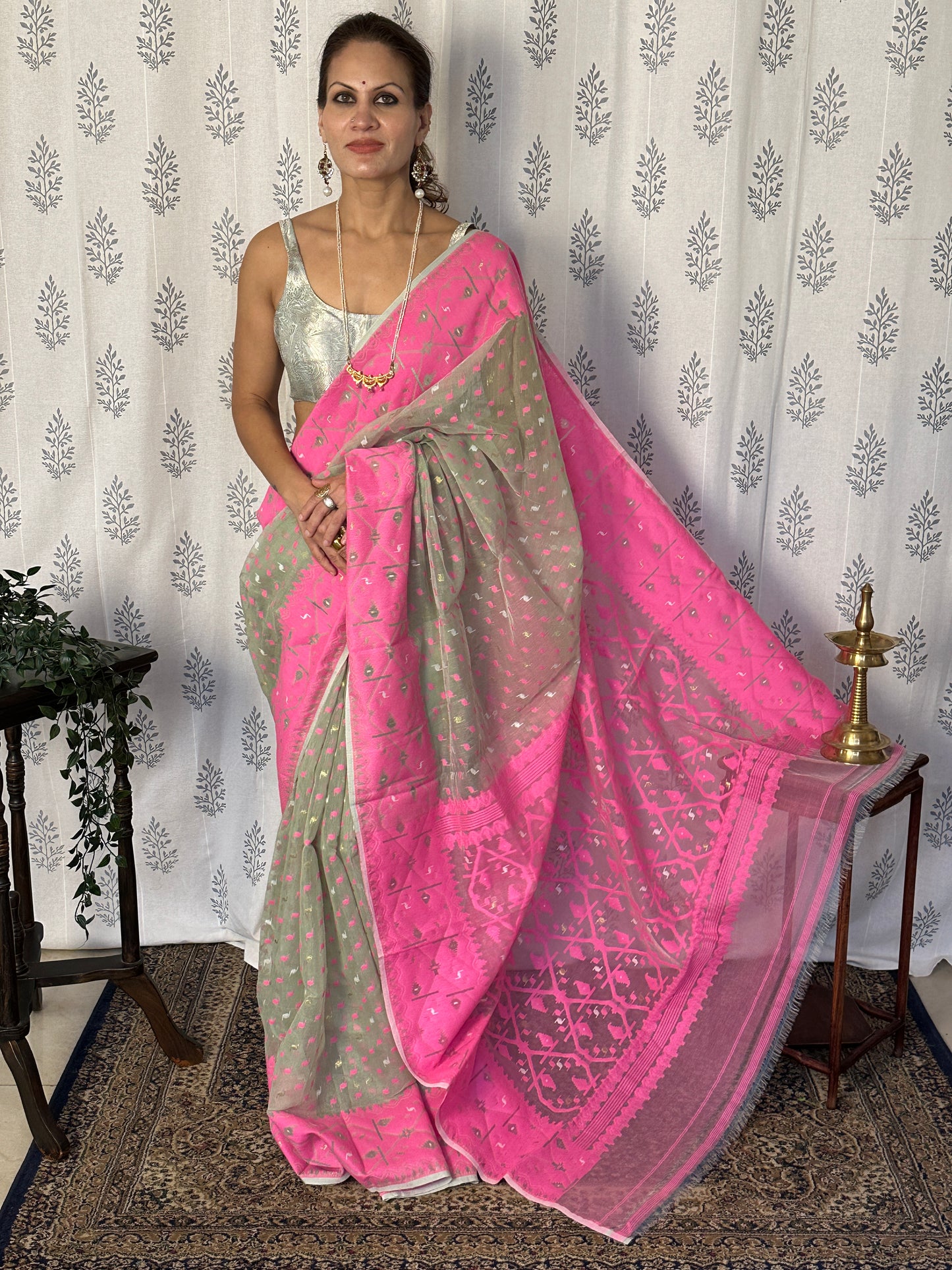 Greyish Green & Pink Jacquard Weaving Cotton Silk Jamdani Saree