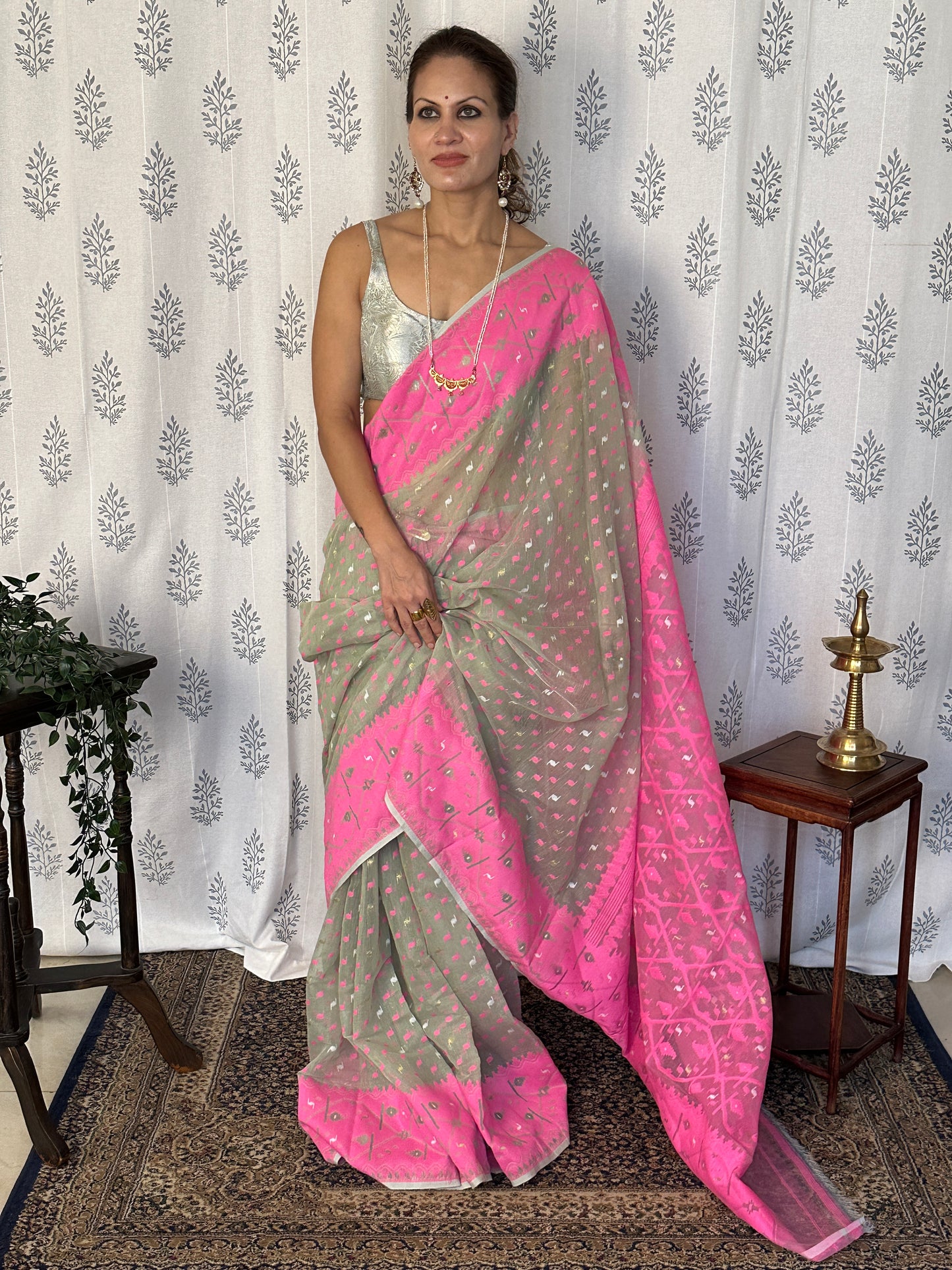 Greyish Green & Pink Jacquard Weaving Cotton Silk Jamdani Saree