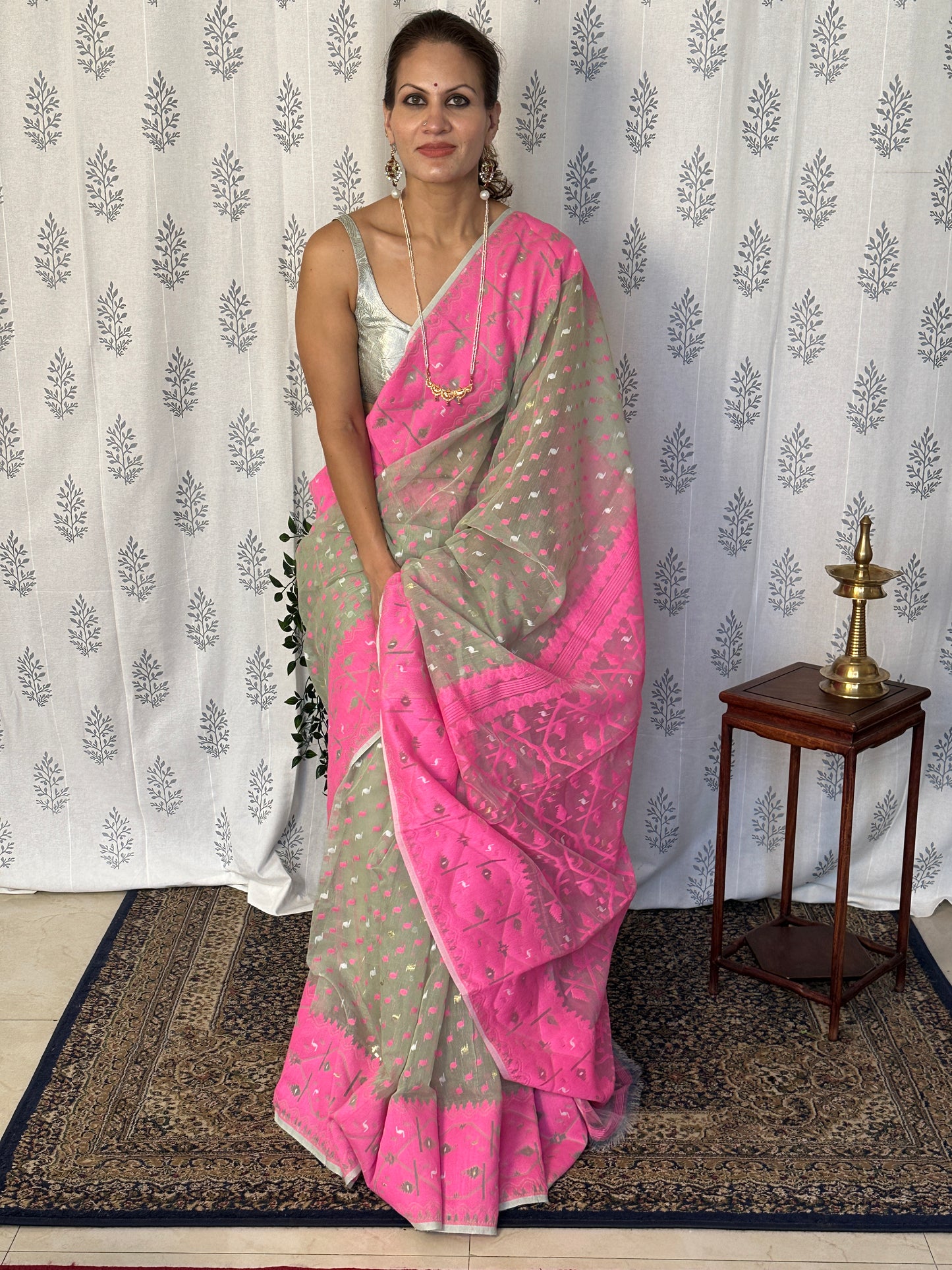 Greyish Green & Pink Jacquard Weaving Cotton Silk Jamdani Saree