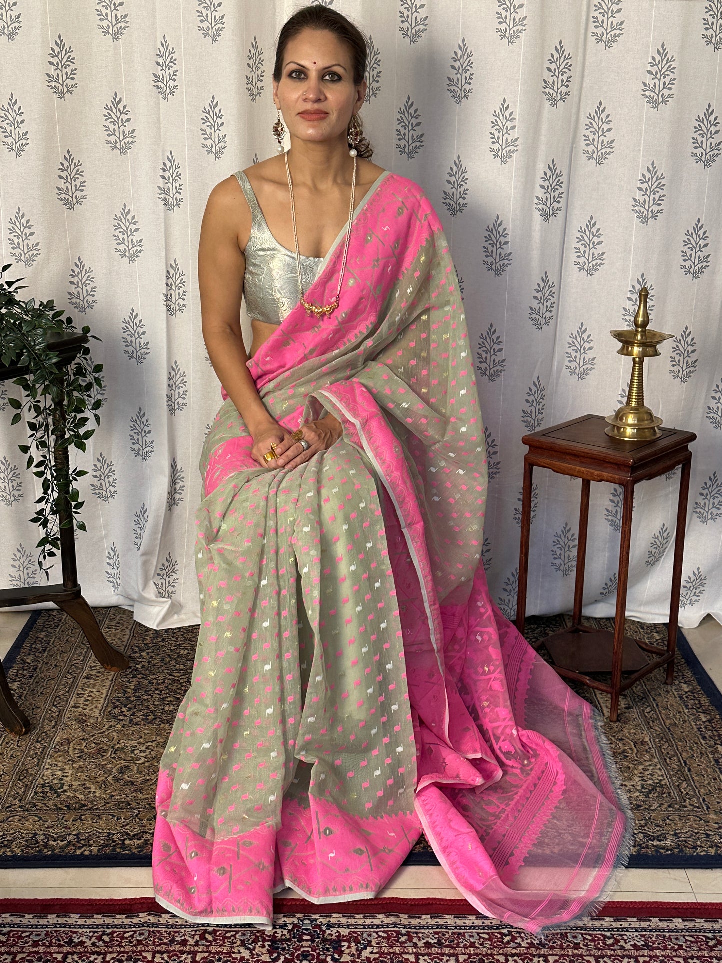 Greyish Green & Pink Jacquard Weaving Cotton Silk Jamdani Saree