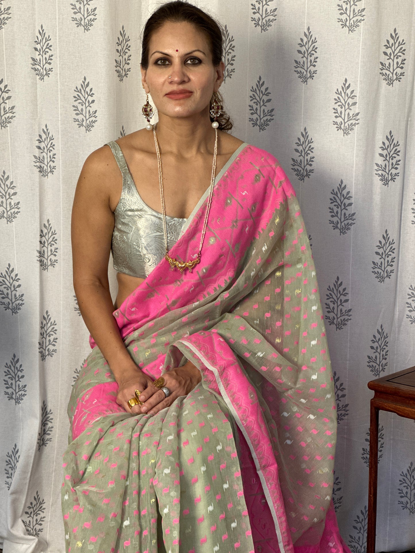 Greyish Green & Pink Jacquard Weaving Cotton Silk Jamdani Saree