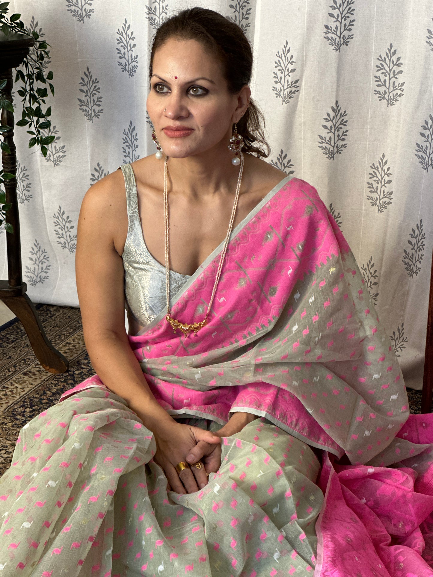 Greyish Green & Pink Jacquard Weaving Cotton Silk Jamdani Saree