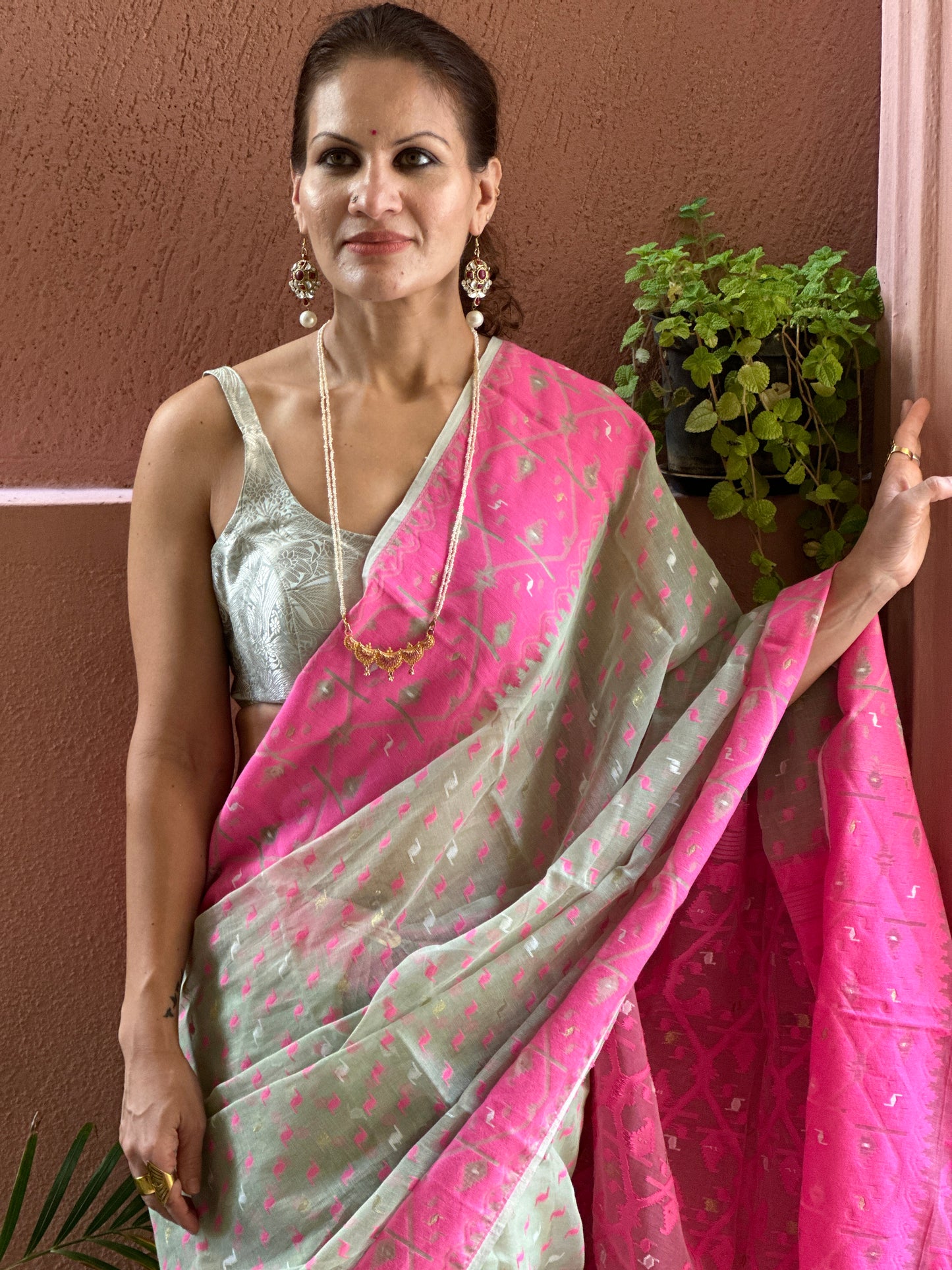 Greyish Green & Pink Jacquard Weaving Cotton Silk Jamdani Saree