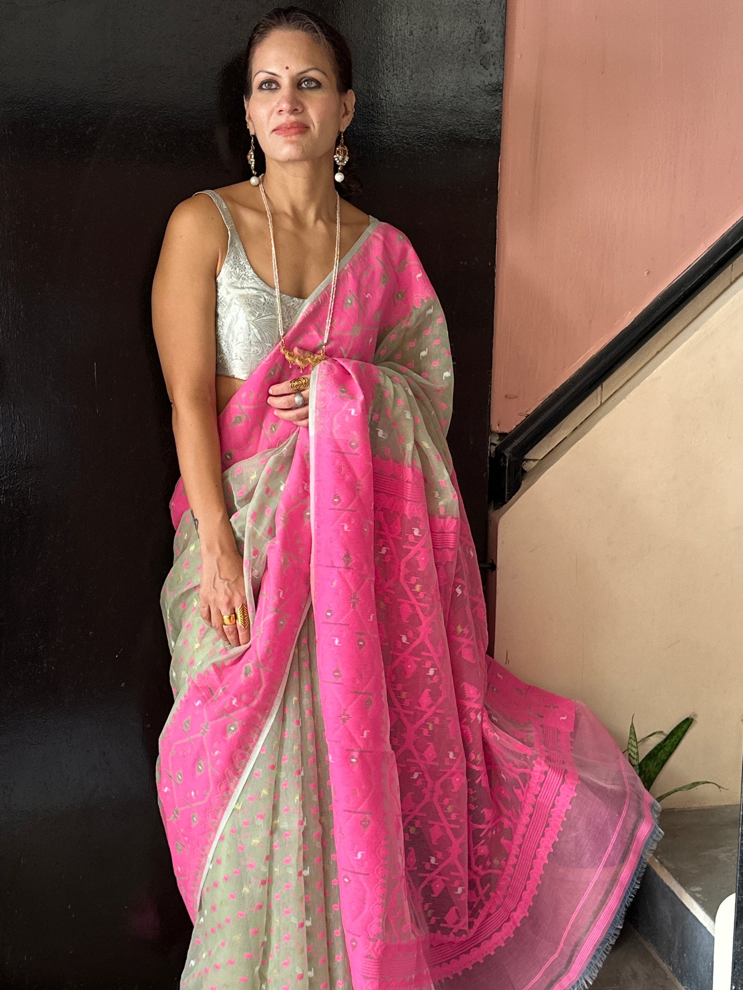 Greyish Green & Pink Jacquard Weaving Cotton Silk Jamdani Saree