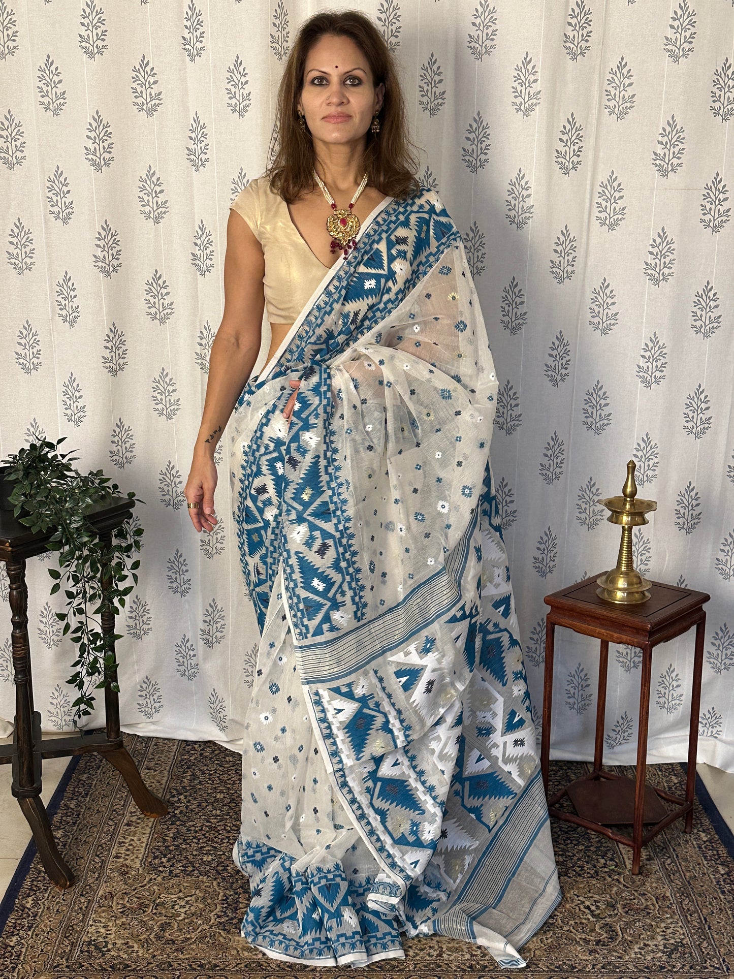 White & Blue Jacquard Weaving Cotton Silk Jamdani Sari with Zari Work