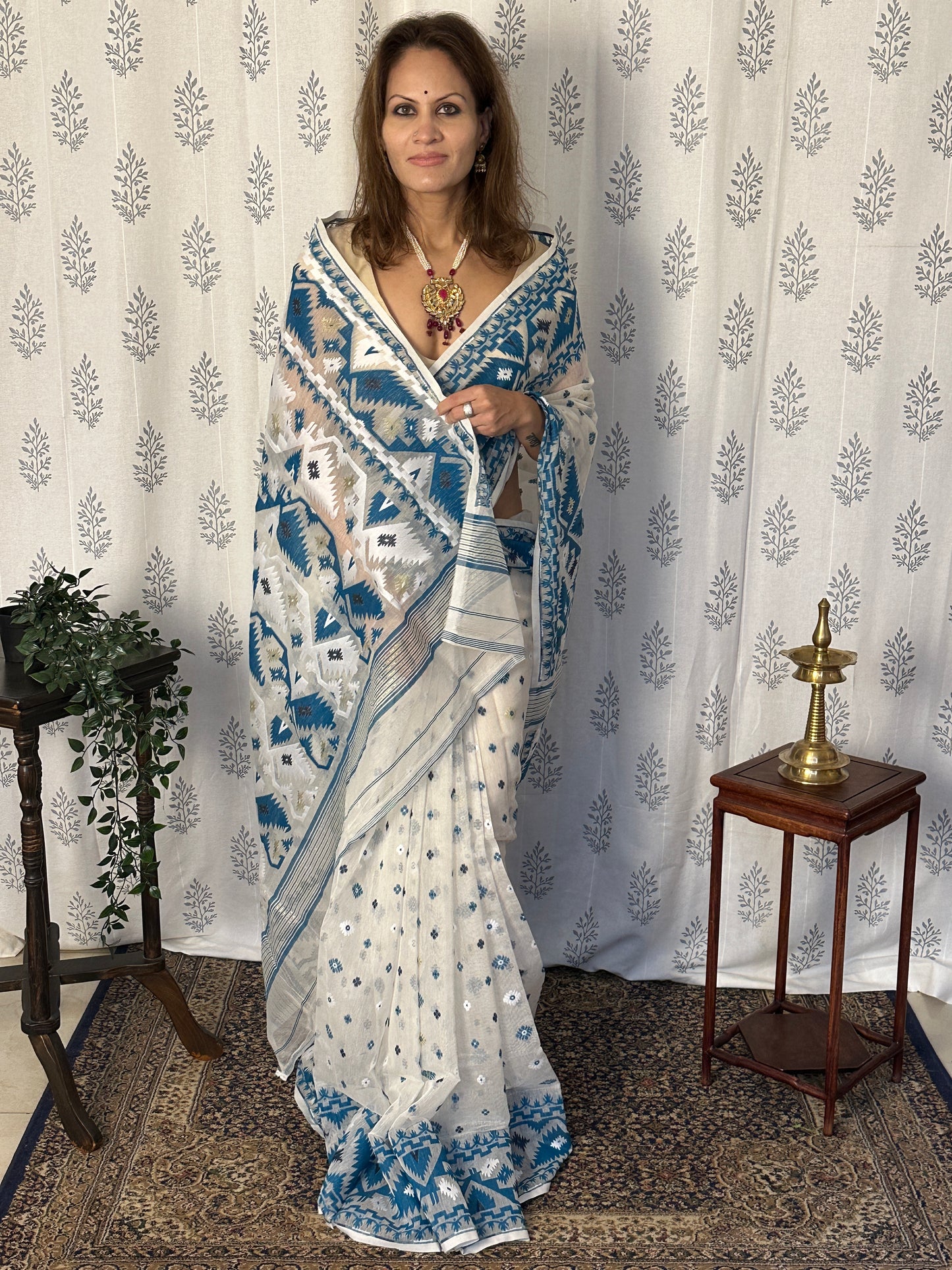 White & Blue Jacquard Weaving Cotton Silk Jamdani Sari with Zari Work