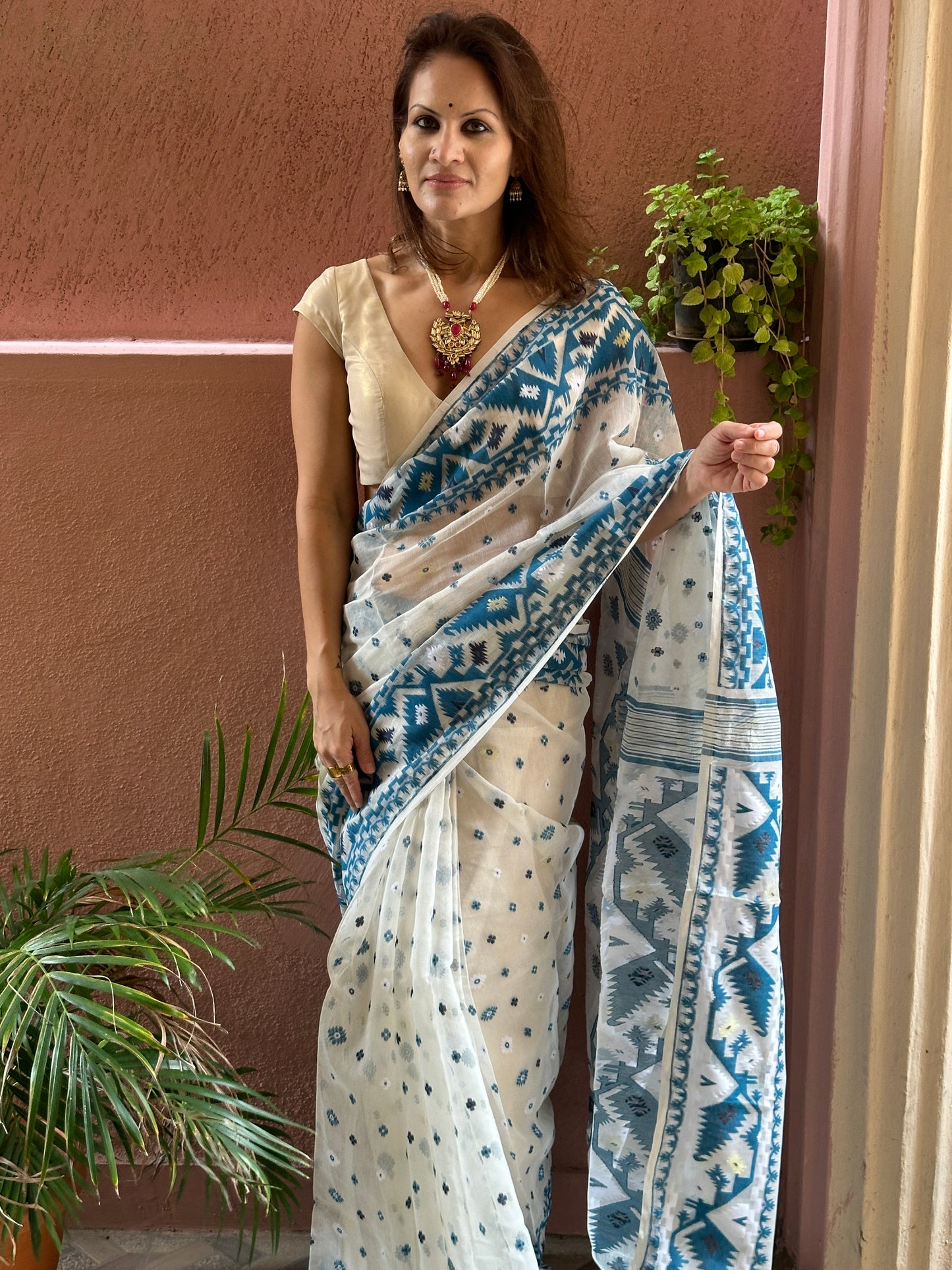 White & Blue Jacquard Weaving Cotton Silk Jamdani Sari with Zari Work