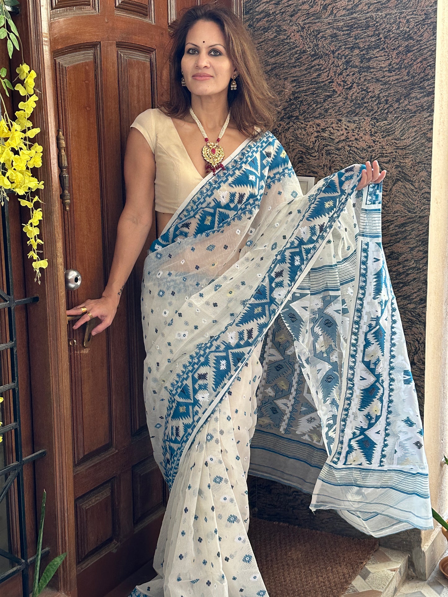 White & Blue Jacquard Weaving Cotton Silk Jamdani Sari with Zari Work