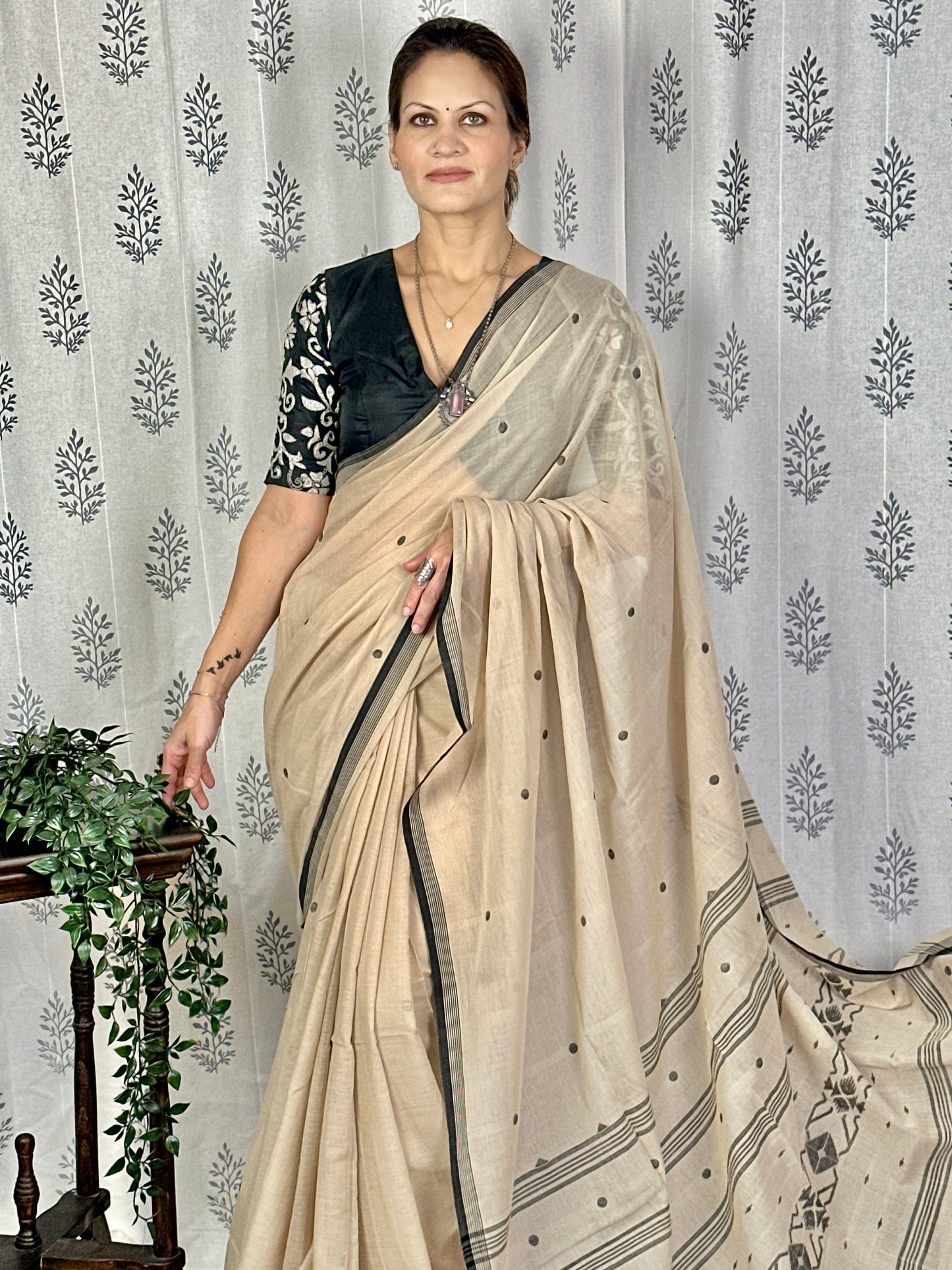 Beige Hand Spun Pure Fine Cotton Jamdani Saree with Black Intricate Needle Work