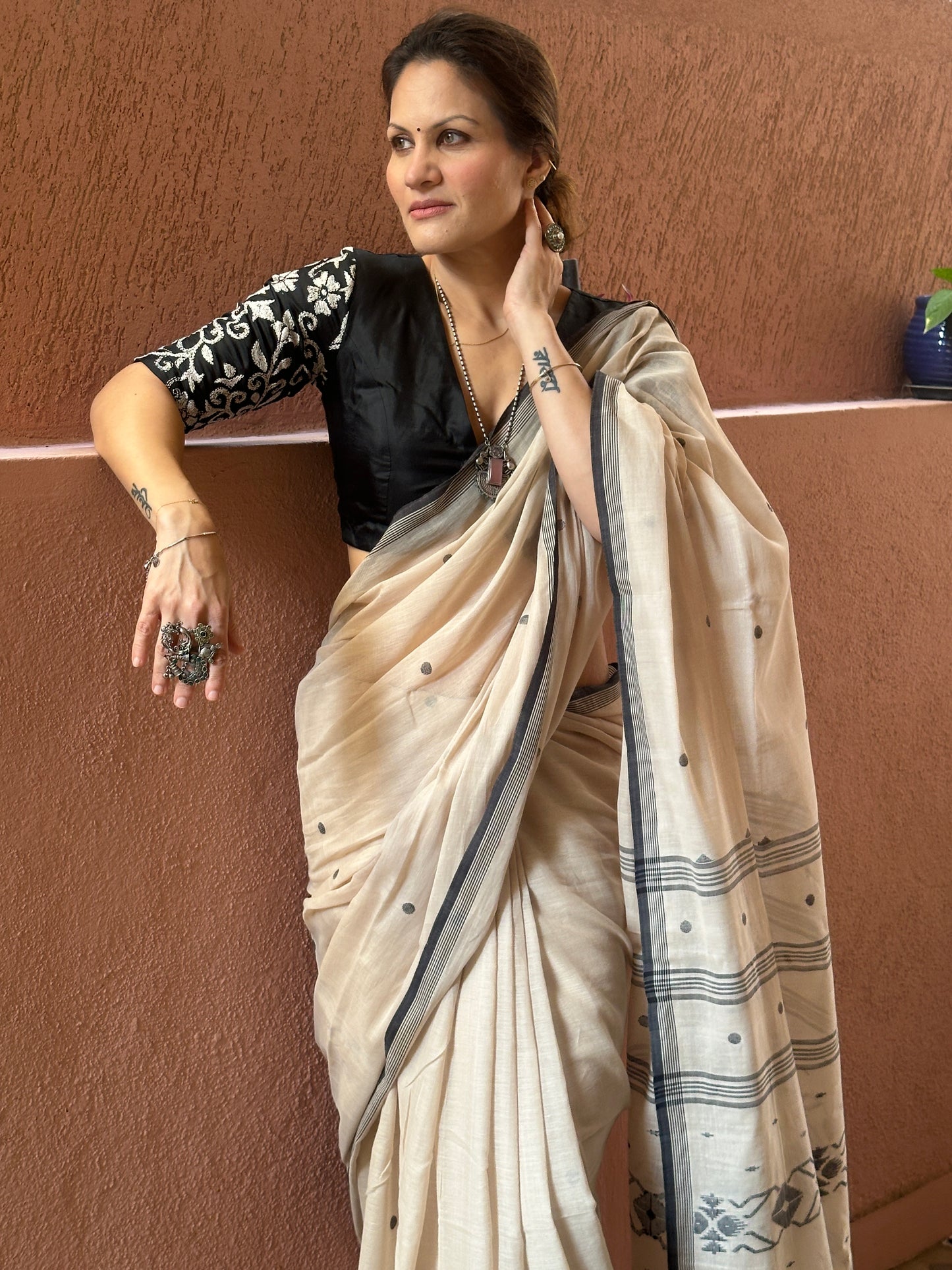 Beige Hand Spun Pure Fine Cotton Jamdani Saree with Black Intricate Needle Work