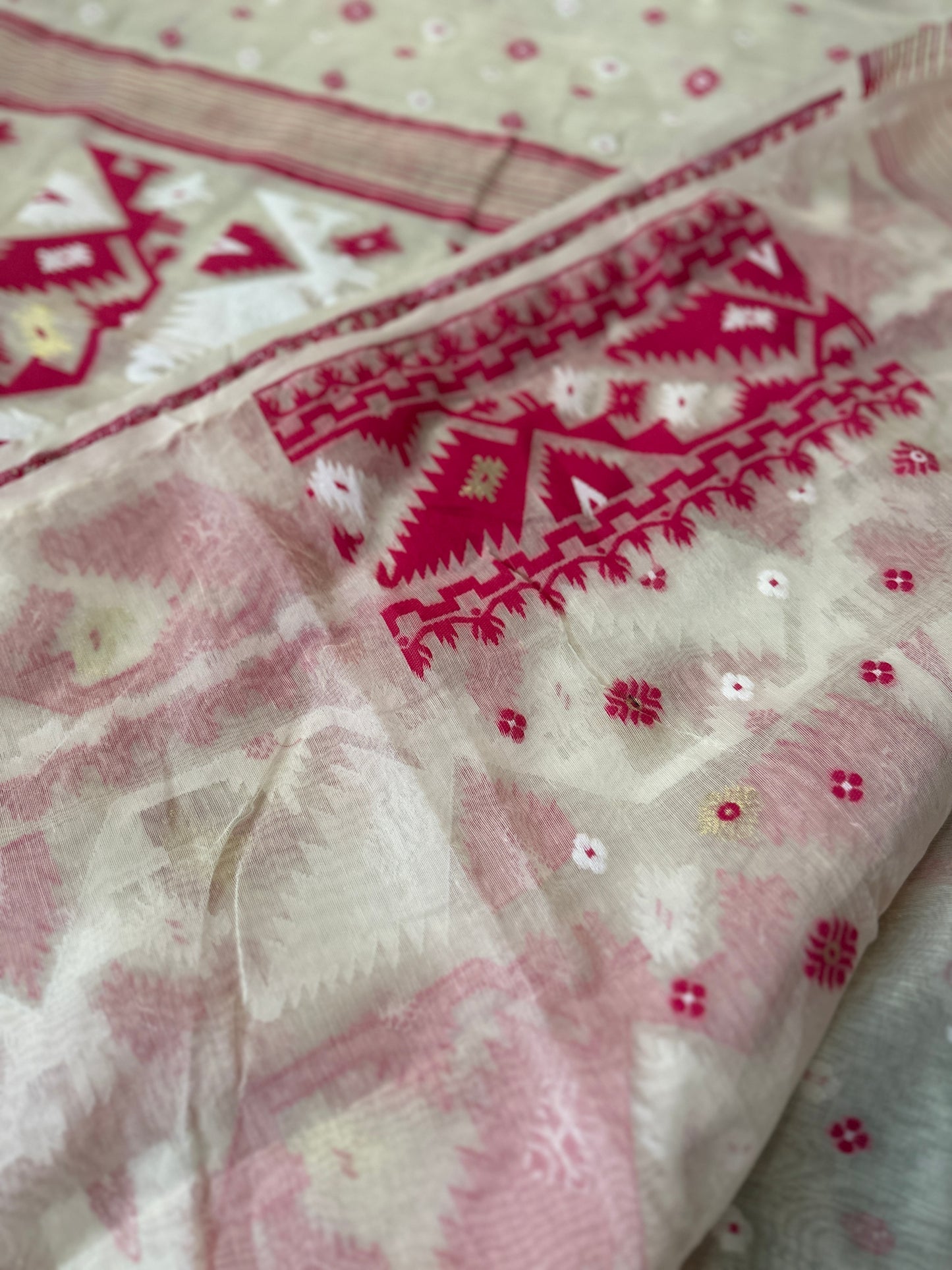 Cream & Pink Jacquard Weaving Cotton Silk Jamdani Saree with Zari Work