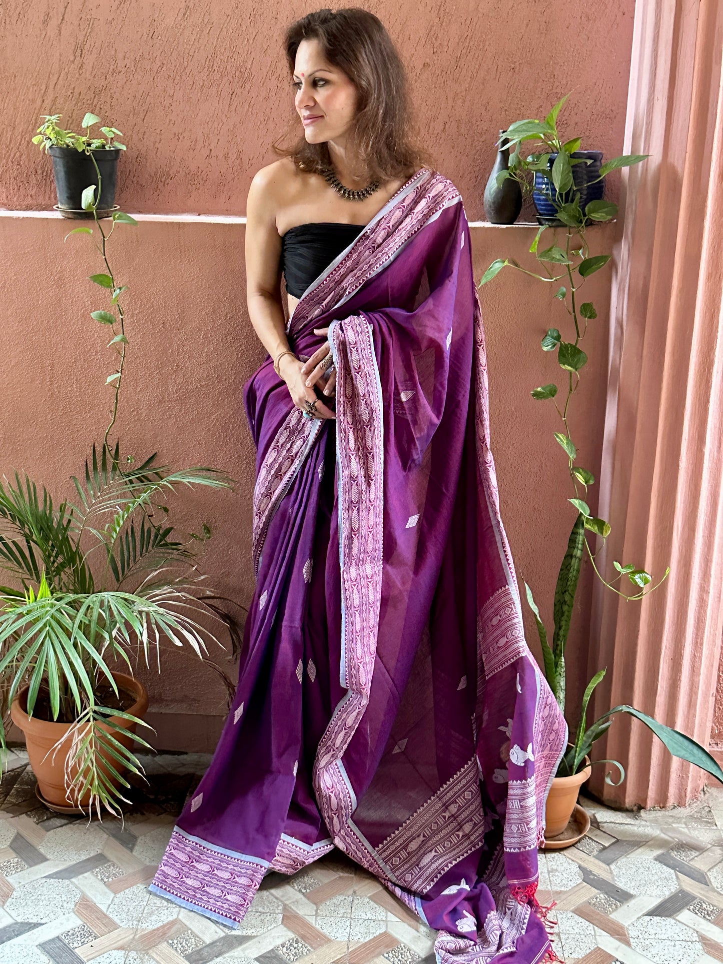Dual Shaded Purple Pure Handloom Hand Spun Cotton Saree with Fish Motifs