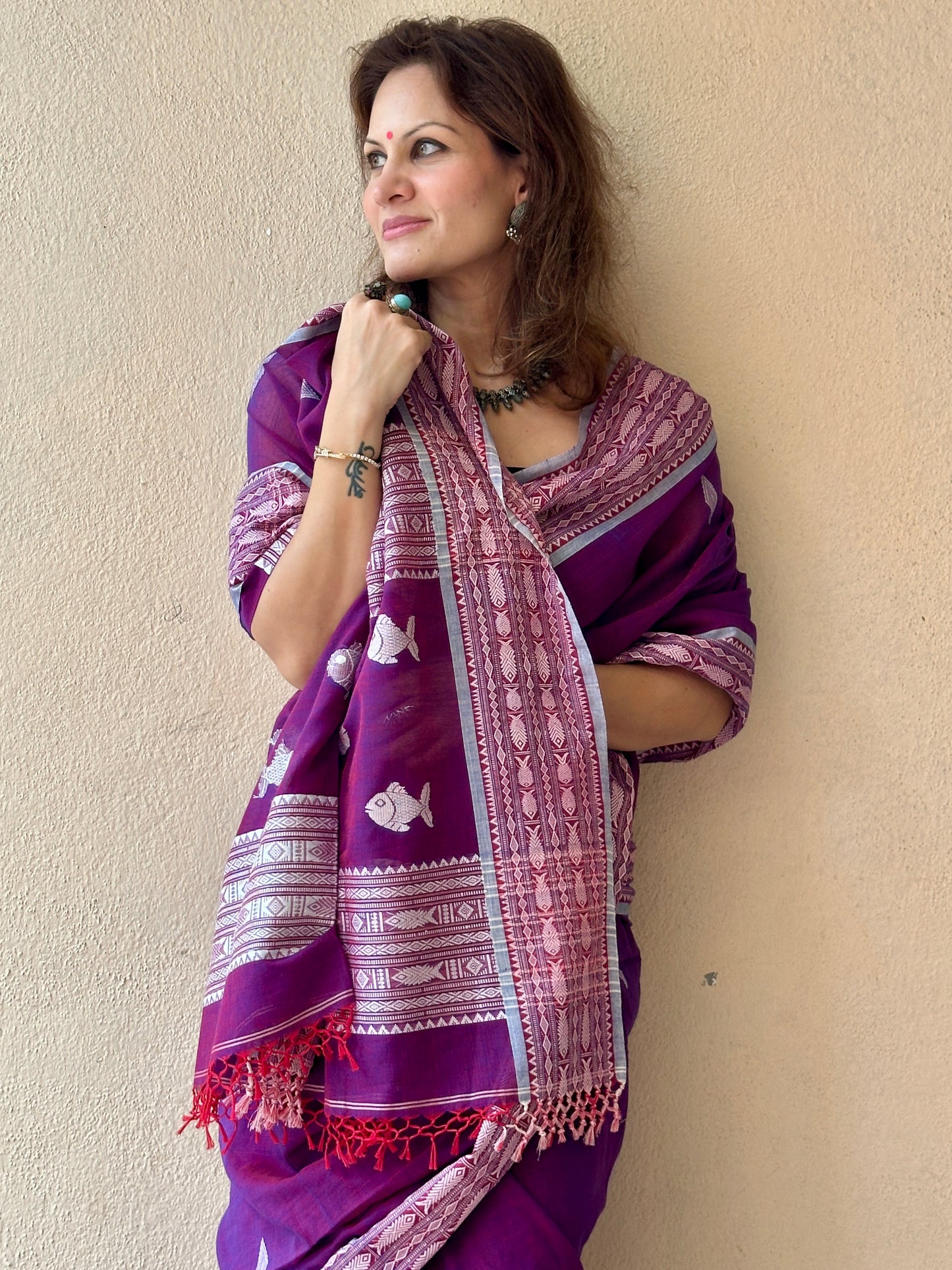 Dual Shaded Purple Pure Handloom Hand Spun Cotton Saree with Fish Motifs