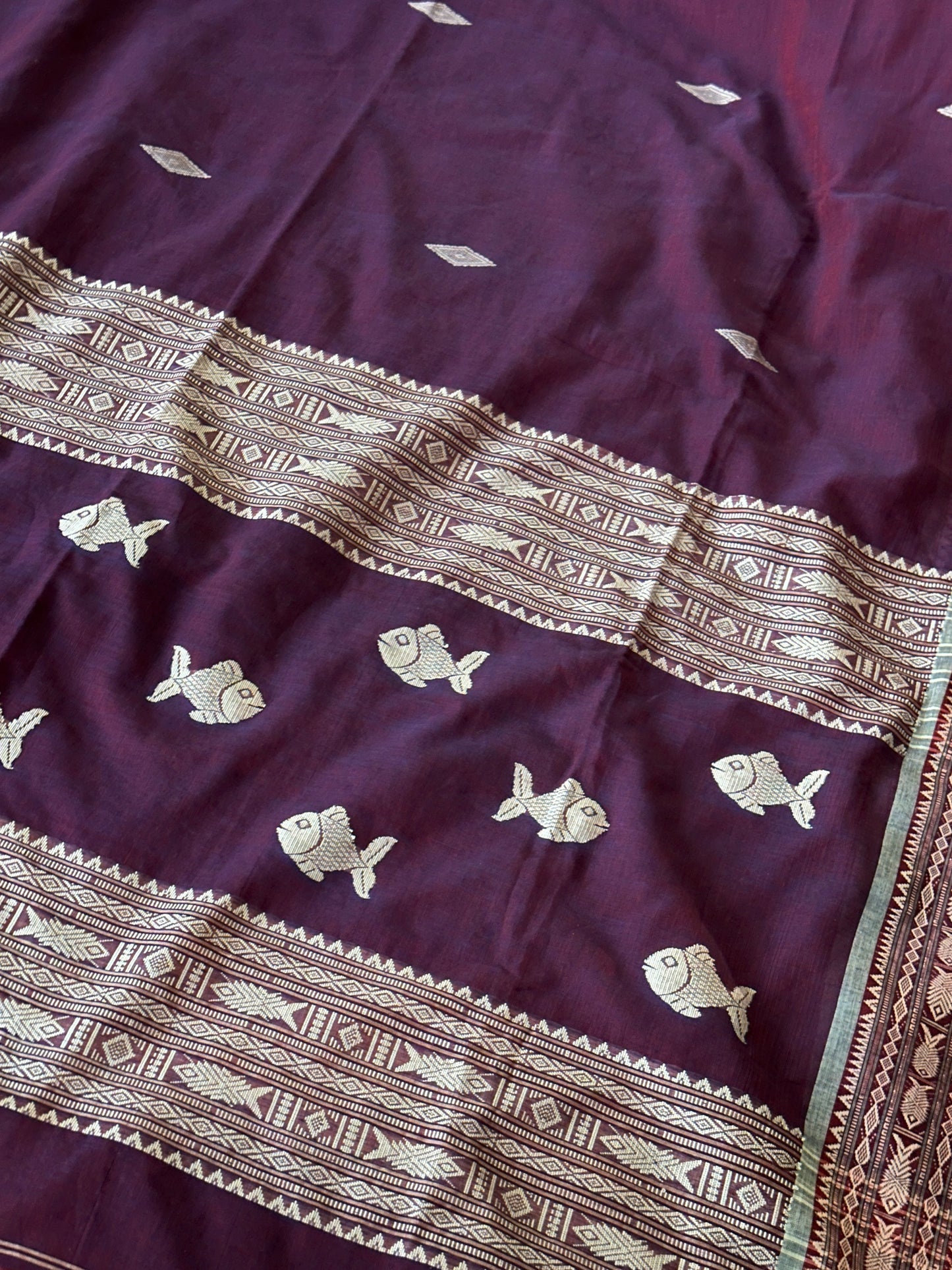 Dual Shaded Purple Pure Handloom Hand Spun Cotton Saree with Fish Motifs