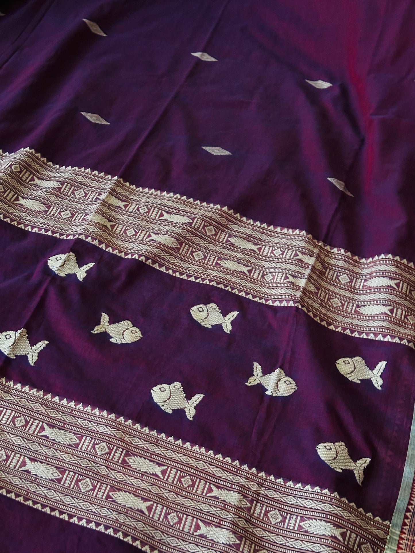 Dual Shaded Purple Pure Handloom Hand Spun Cotton Saree with Fish Motifs