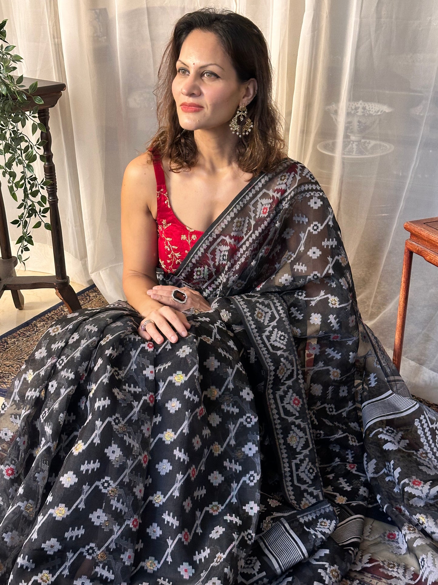 Black & White Pure Muslin Silk Handloom Jamdani Sari