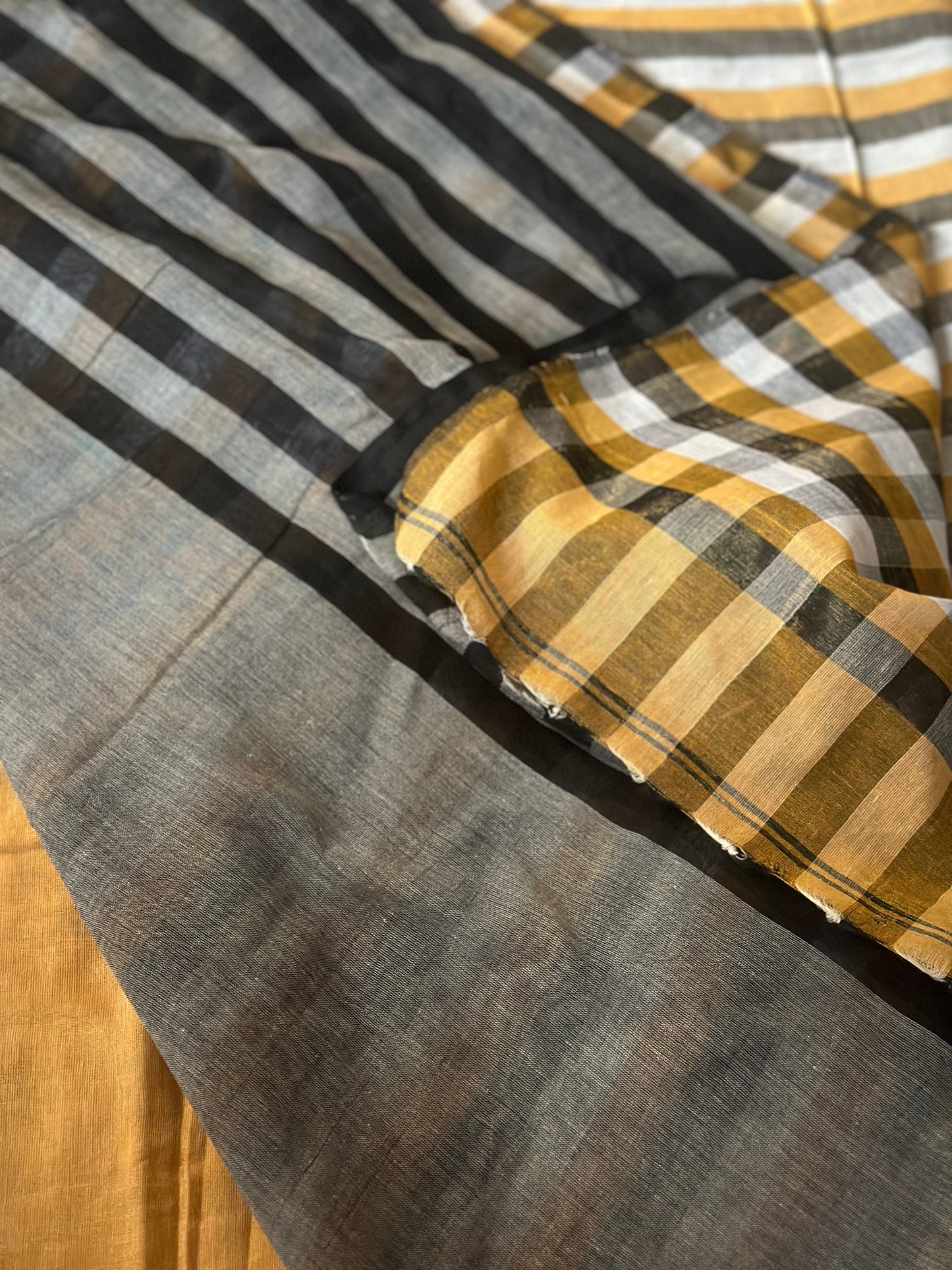 Yellow Handloom Cotton Saree with Tissue and Cotton Checked Pallu