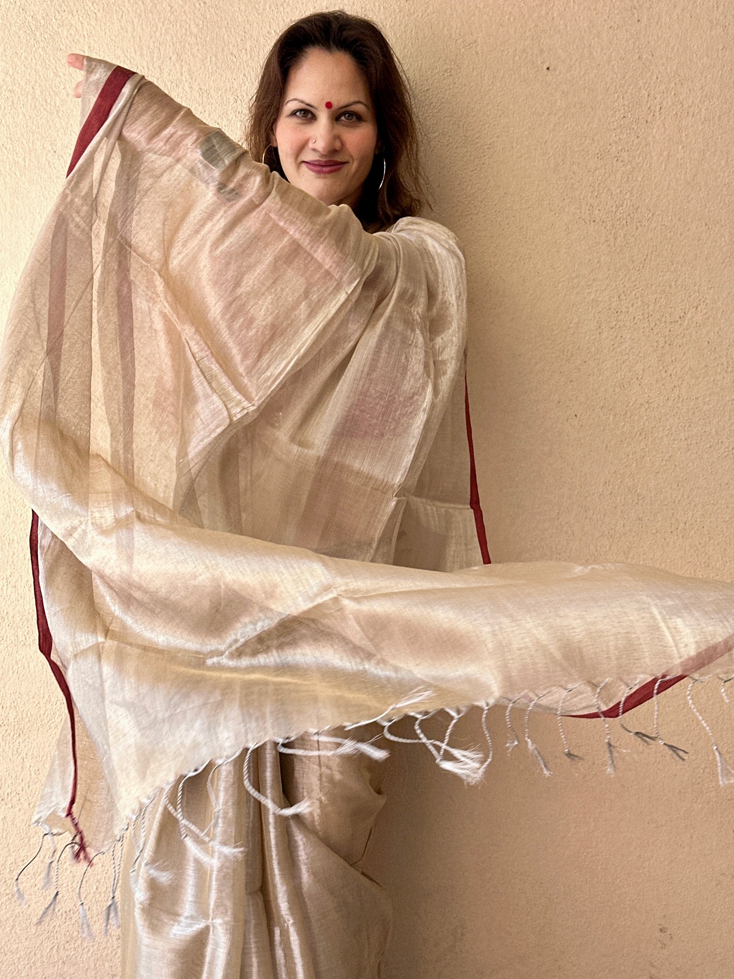 Cream & Silver Pure Mul Mul Handwoven Tissue Cotton Saree