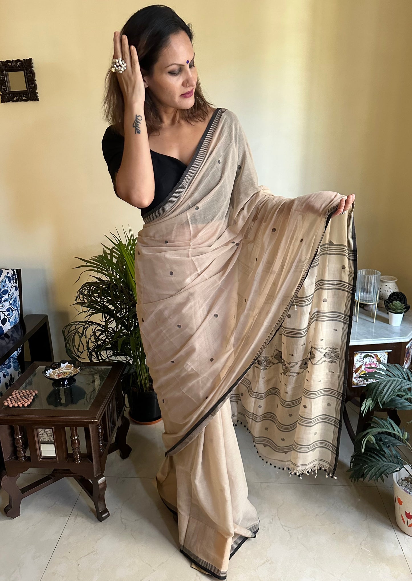 Hand Spun Pure Fine Cotton Jamdani - Raahini