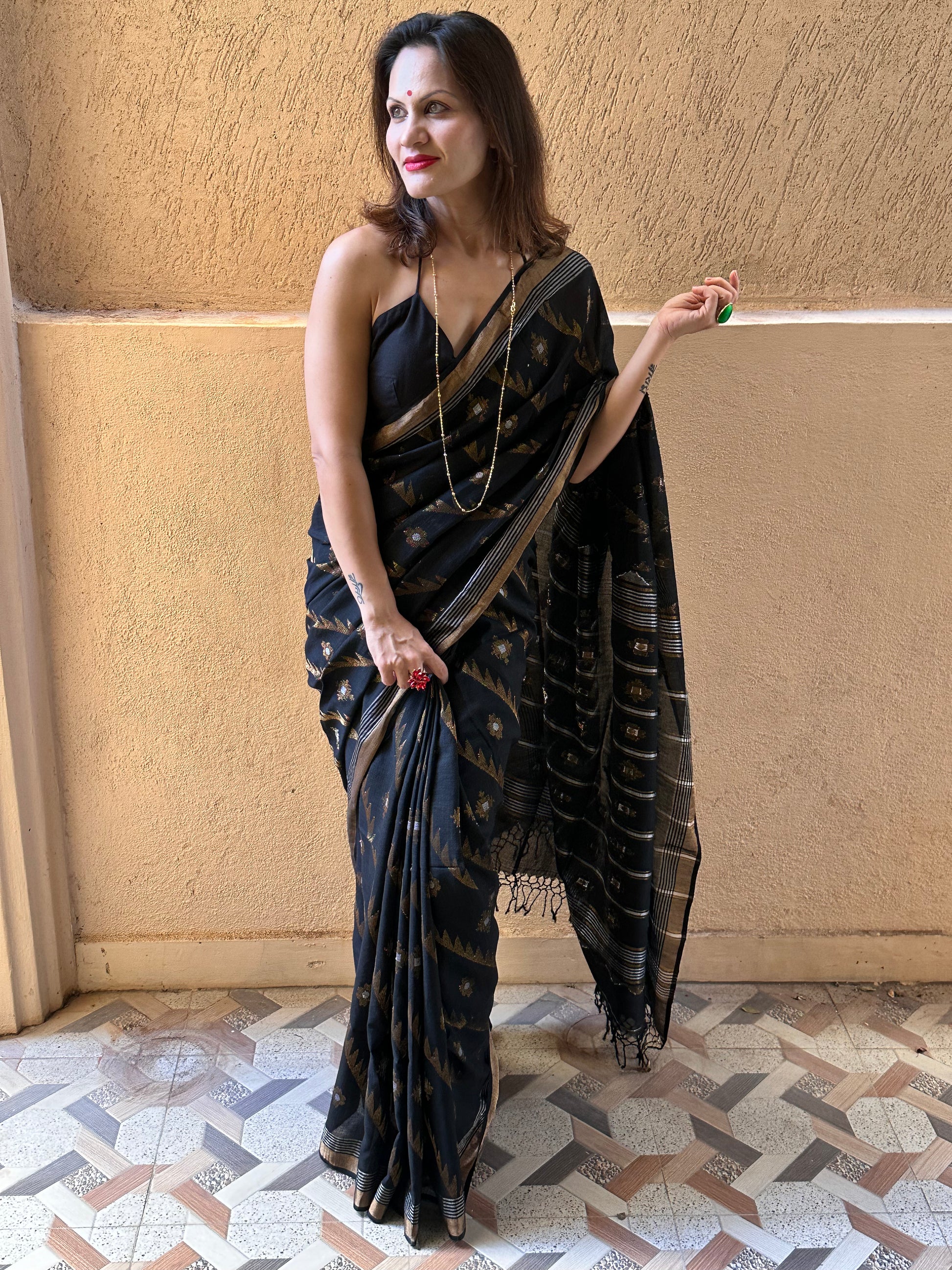 Black Pure Cotton Jamdani with Intricate Zari Work Sari - Raahini