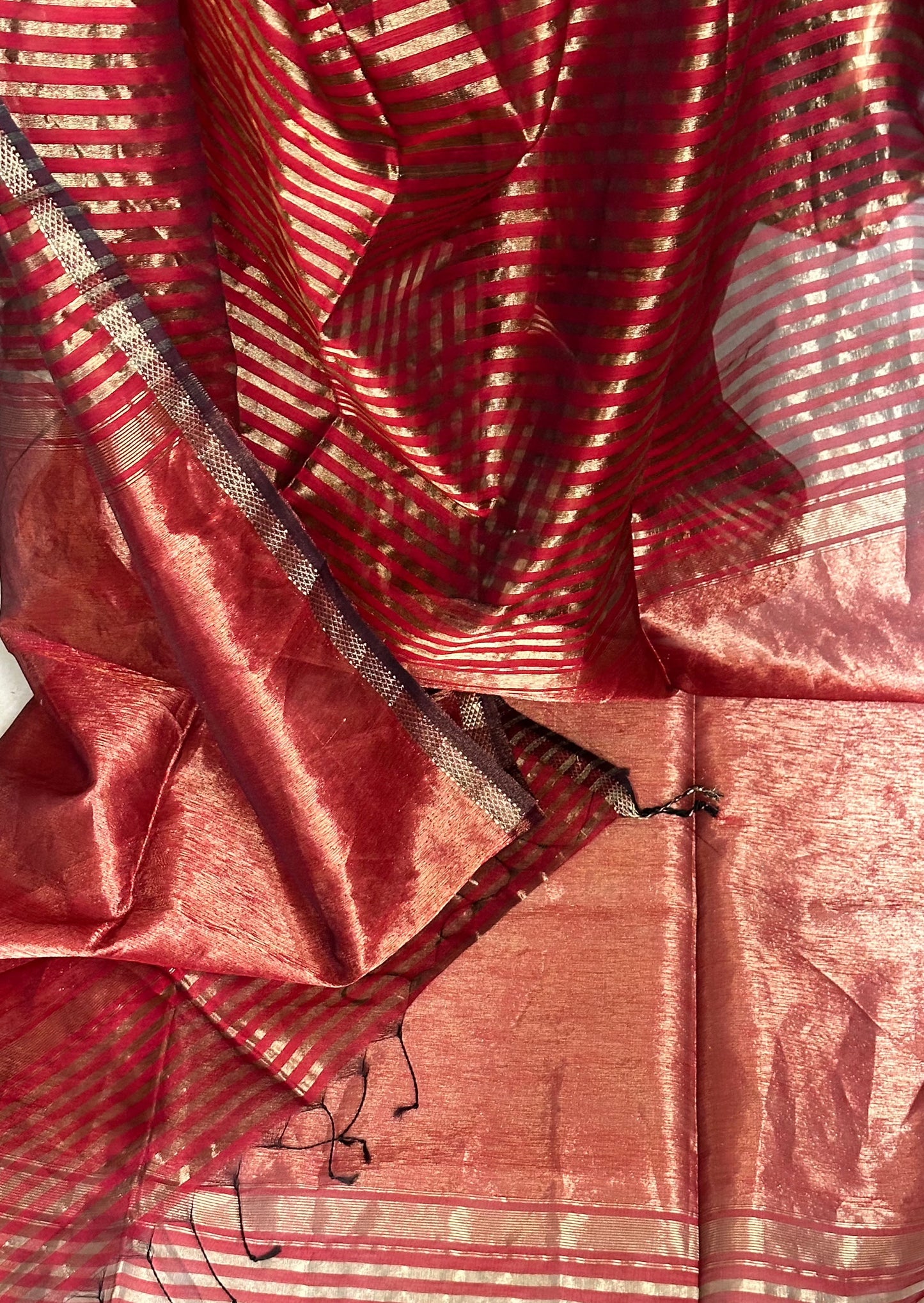 Handloom Pure Silk Cotton Maheshwari with Gold Stripes - Raahini