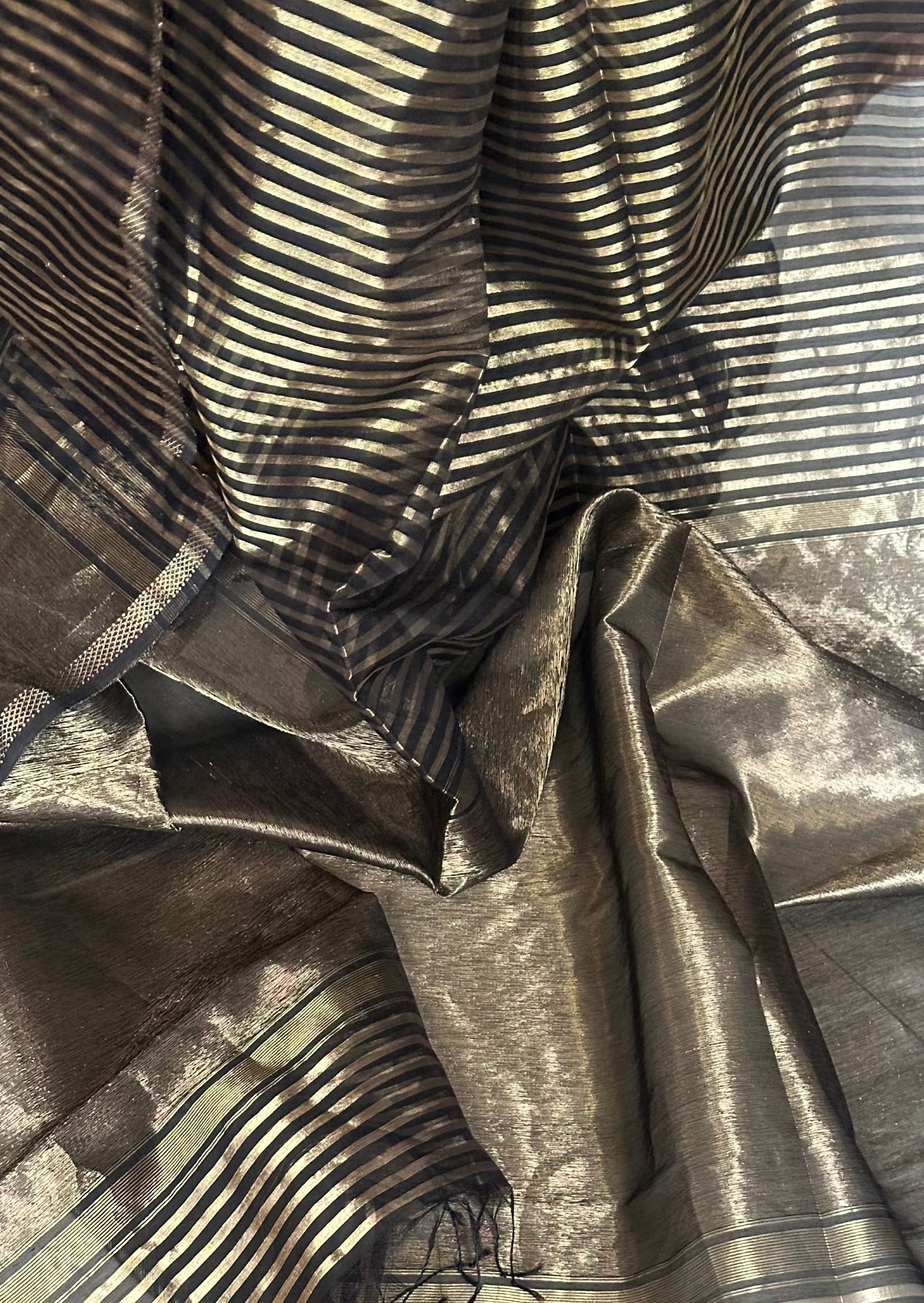 Handloom Pure Silk Cotton Maheshwari with Gold Stripes - Raahini