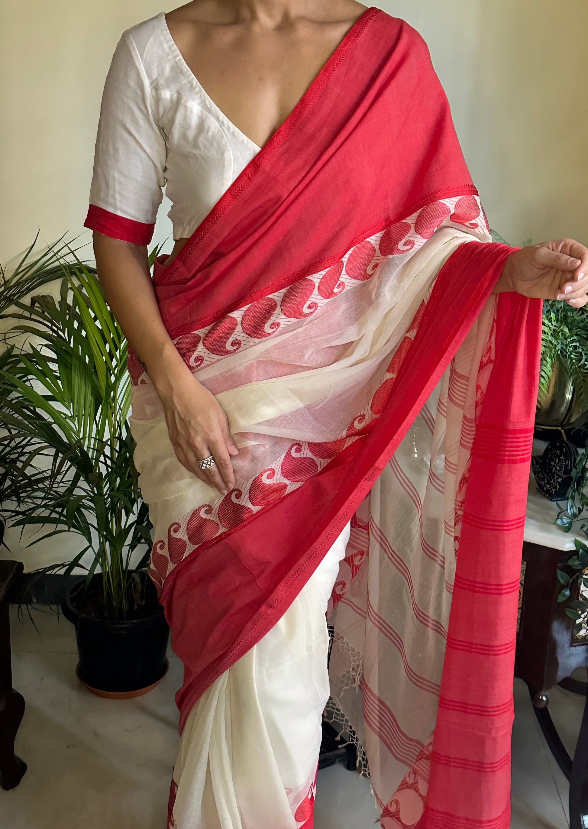 Handloom Soft Bengal Cotton Sari - Raahini