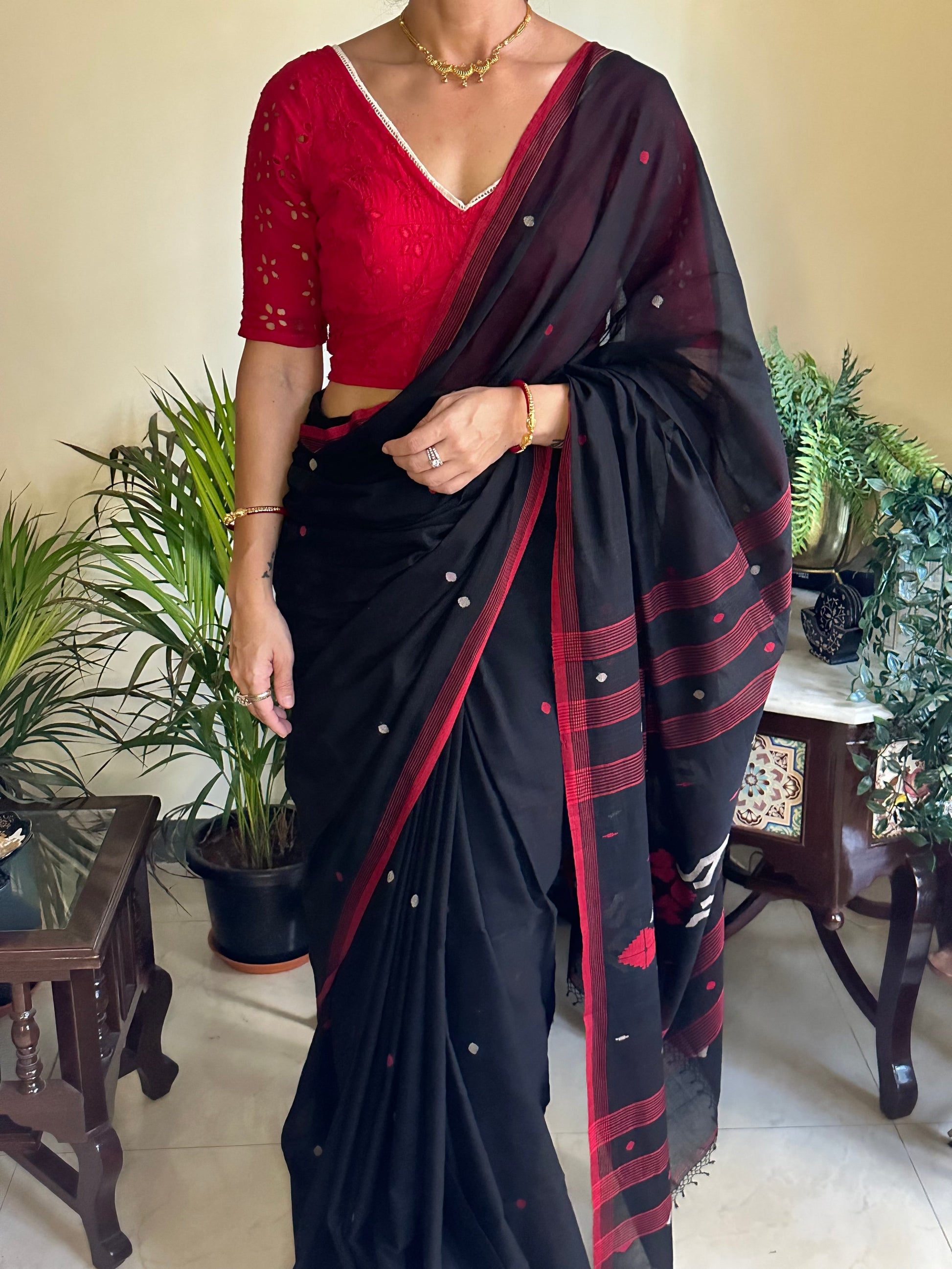 Hand Spun Pure Fine Cotton Jamdani Sari - Raahini