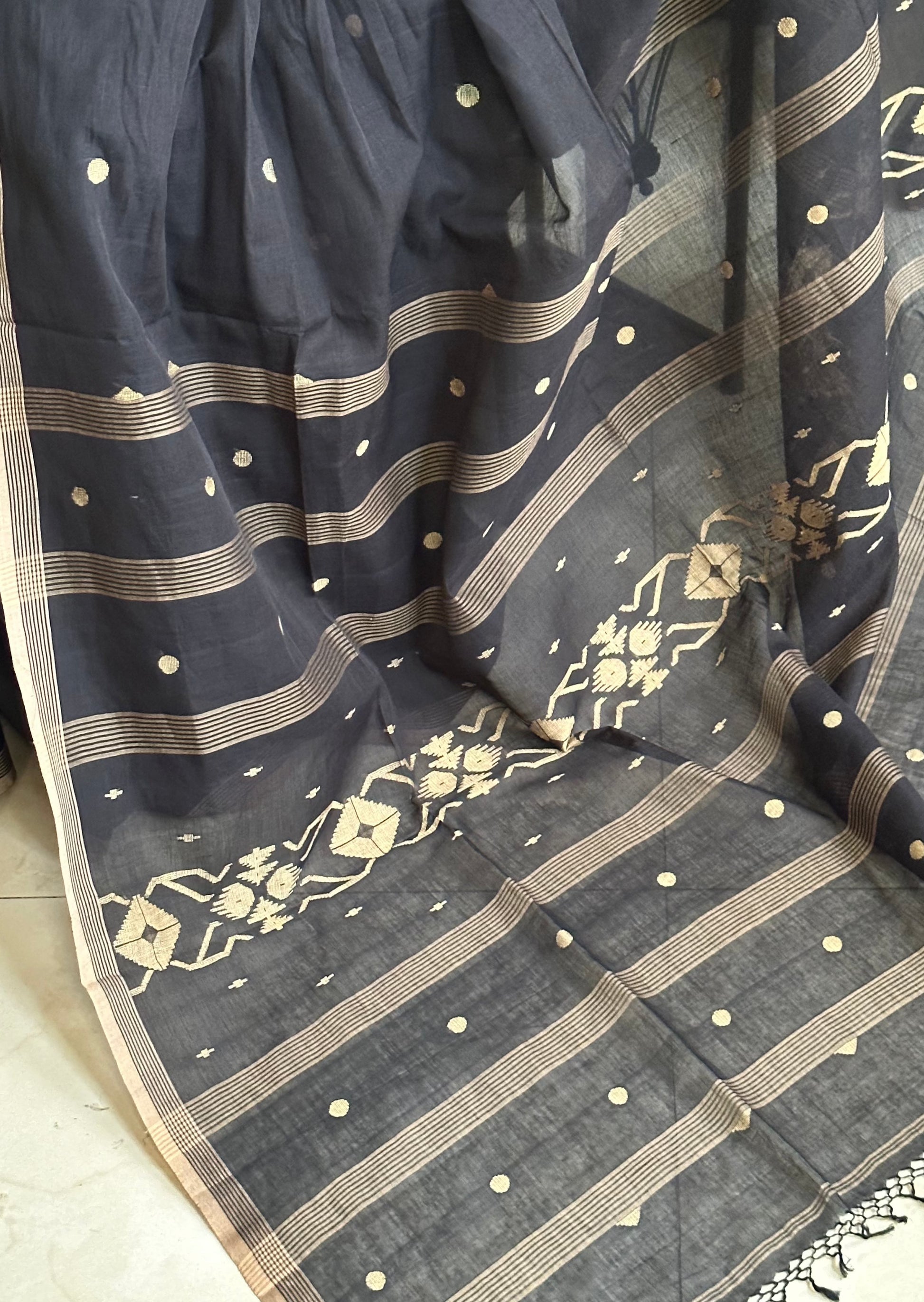 Hand Spun Pure Fine Cotton Jamdani - Raahini