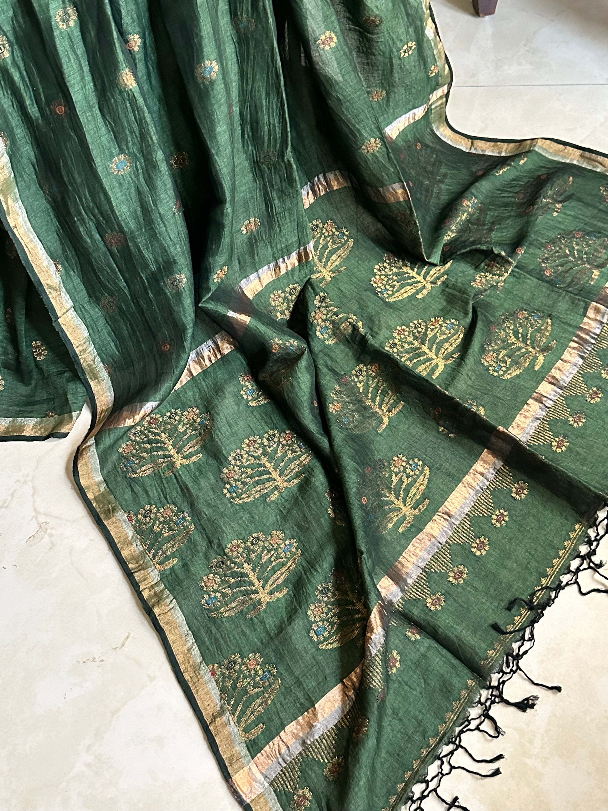 Pure Linen Cotton Jamdani with Zari Work - Raahini