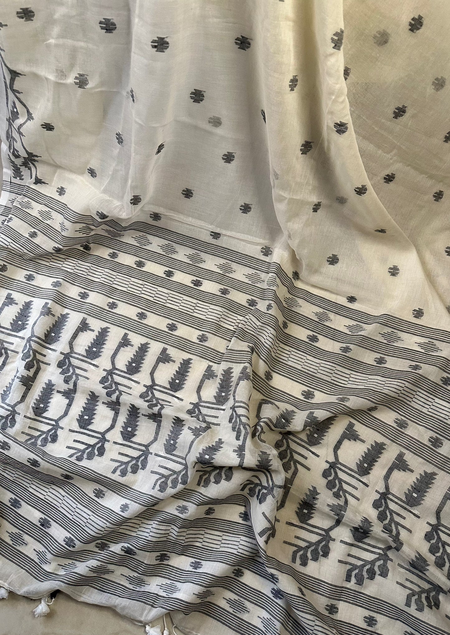 Hand Spun Muslin Khaadi Supremely Soft Jamdani - Raahini