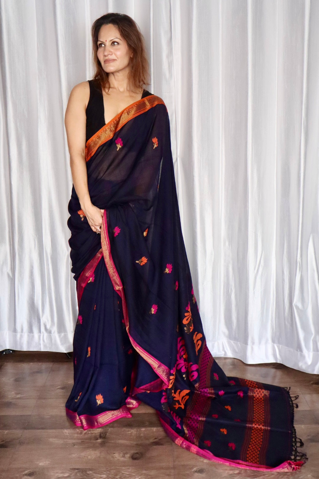 Black & Pink Handloom Pure Cotton Jamdani Saree with Intricate Floral Work with Handloom Mark Card