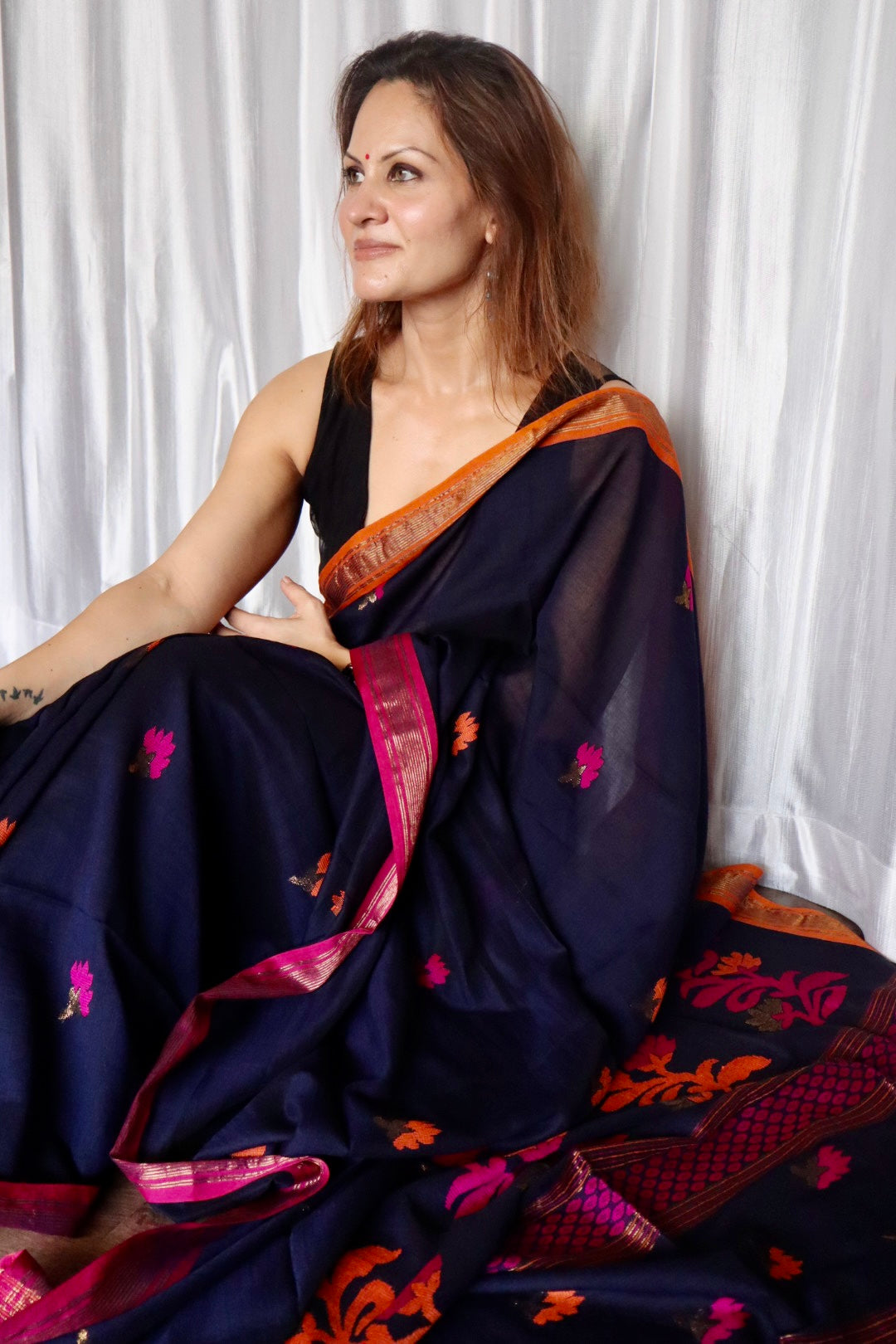 Black & Pink Handloom Pure Cotton Jamdani Saree with Intricate Floral Work with Handloom Mark Card