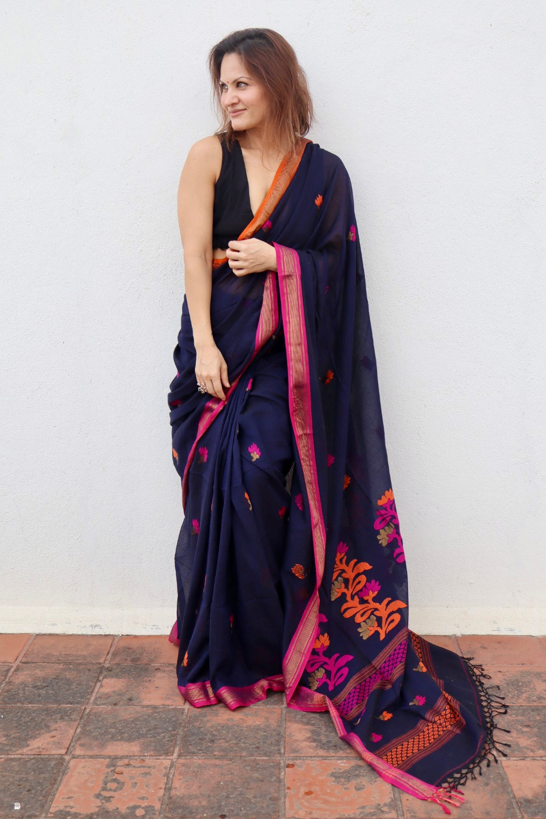 Black & Pink Handloom Pure Cotton Jamdani Saree with Intricate Floral Work with Handloom Mark Card