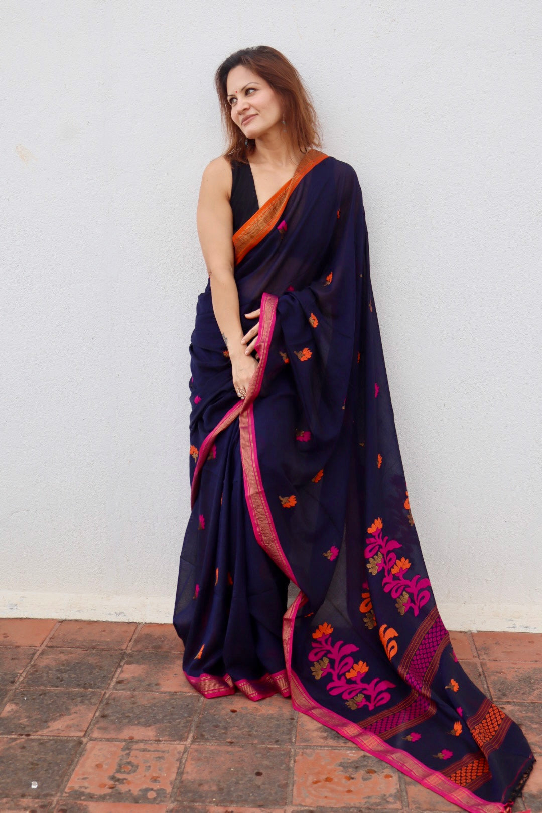 Black & Pink Handloom Pure Cotton Jamdani Saree with Intricate Floral Work with Handloom Mark Card