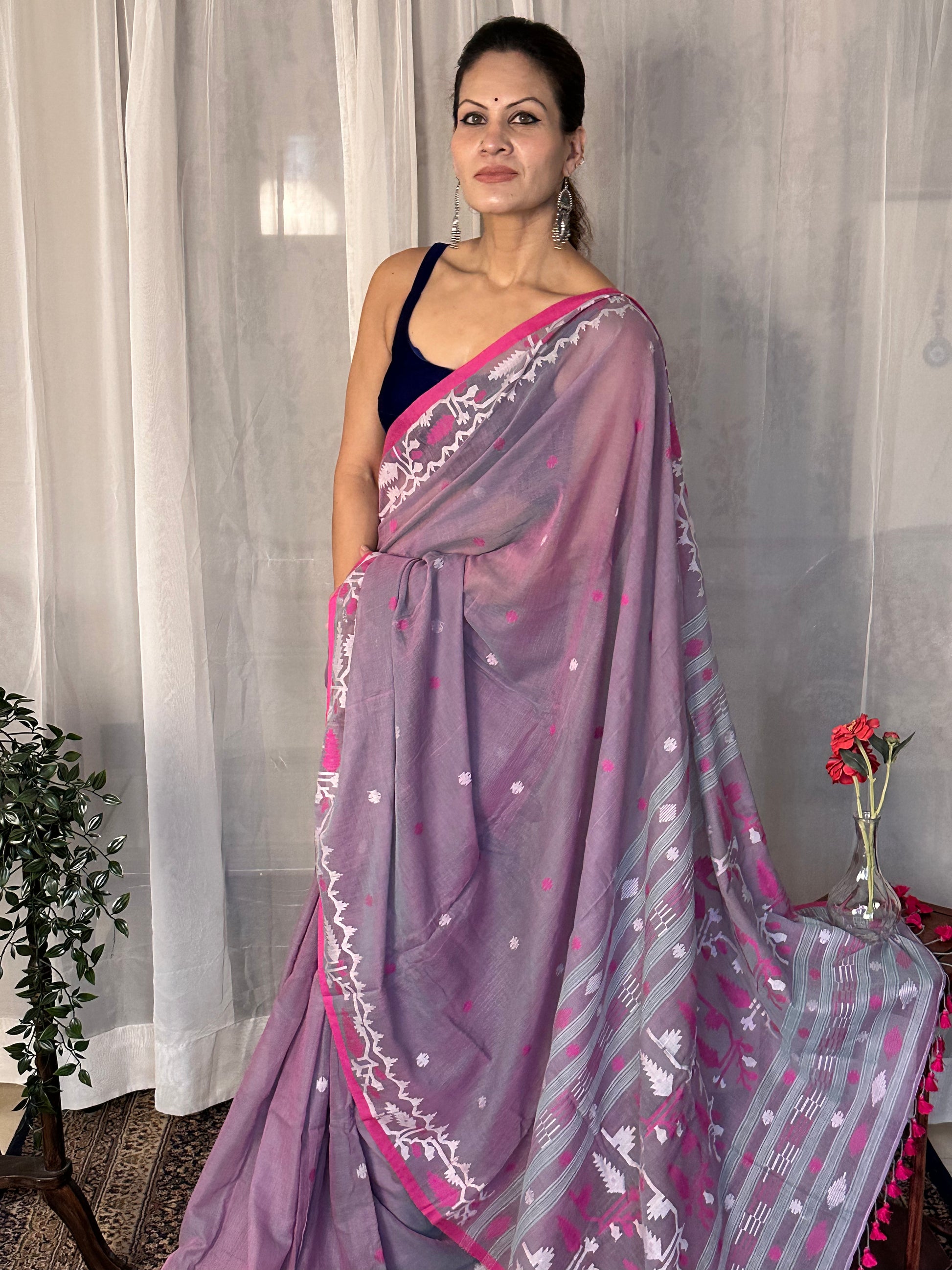 Dual Toned Hand Spun Muslin Khaadi Supremely Soft Jamdani Sari - Raahini