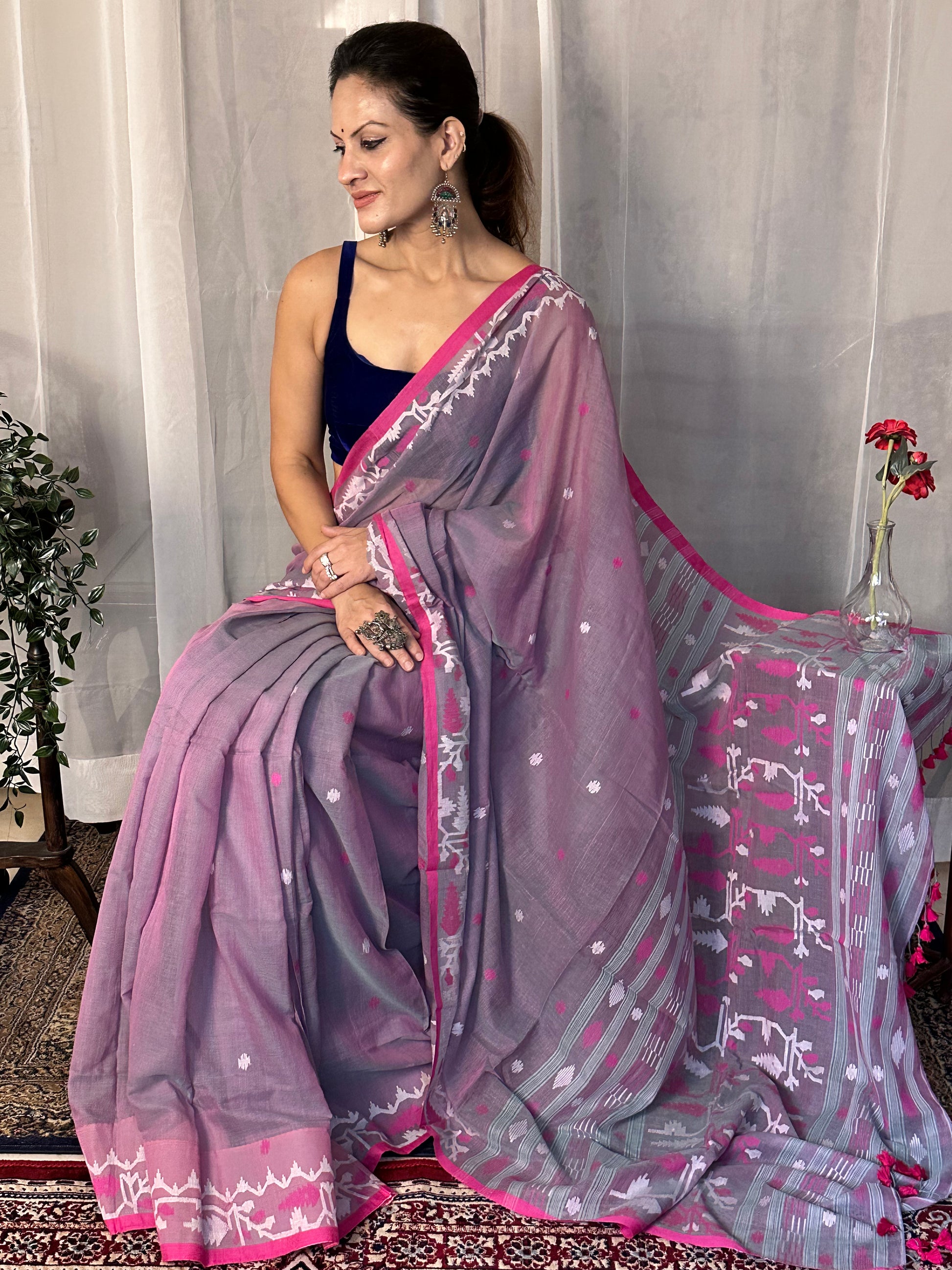 Dual Toned Hand Spun Muslin Khaadi Supremely Soft Jamdani Sari - Raahini