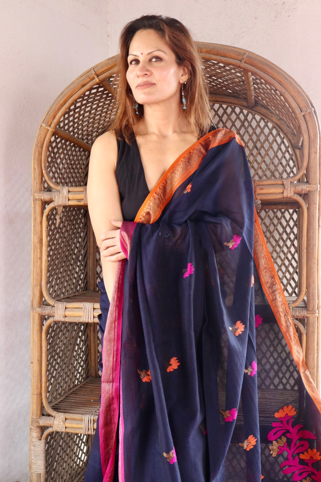 Black & Pink Handloom Pure Cotton Jamdani Saree with Intricate Floral Work with Handloom Mark Card
