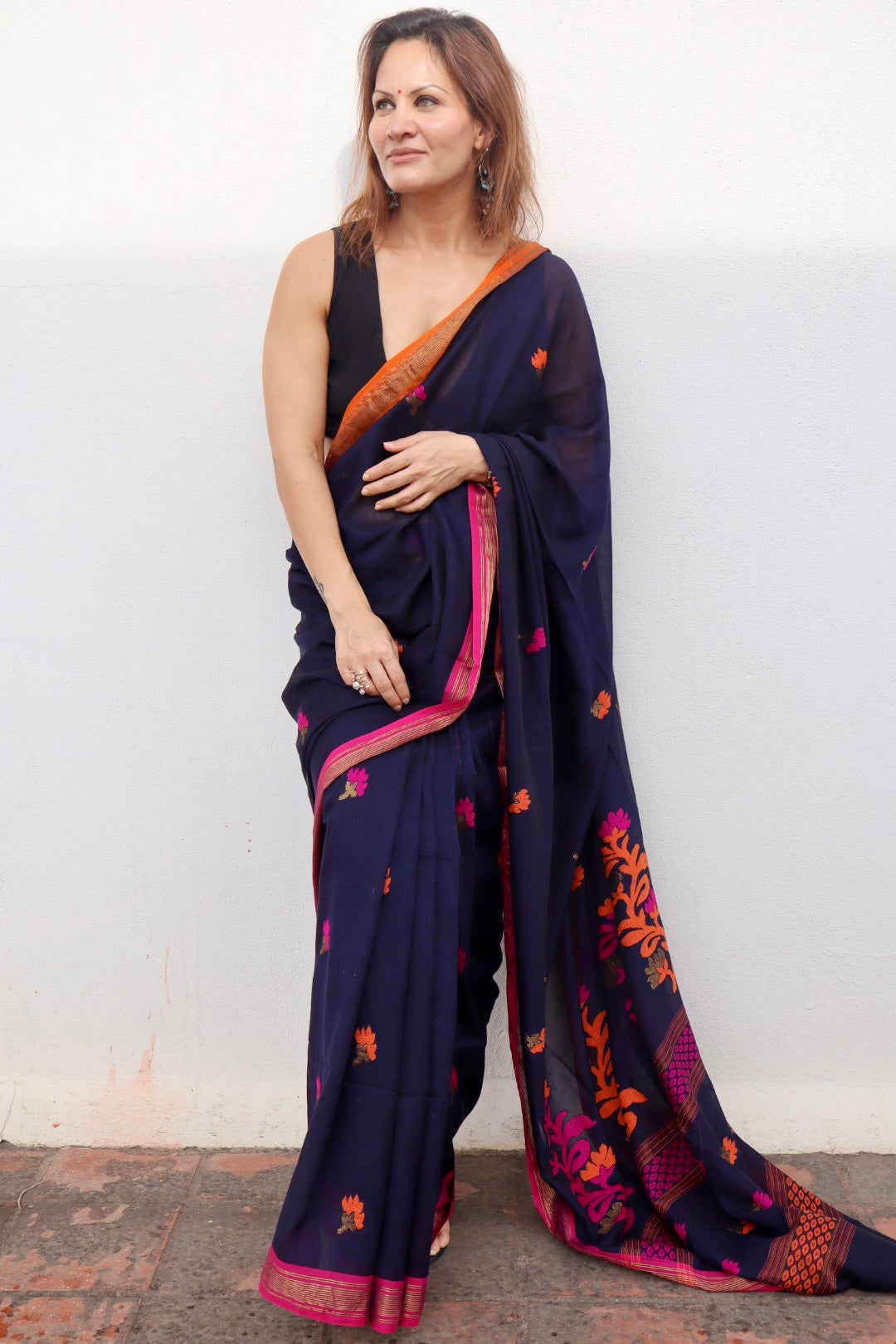 Black & Pink Handloom Pure Cotton Jamdani Saree with Intricate Floral Work with Handloom Mark Card