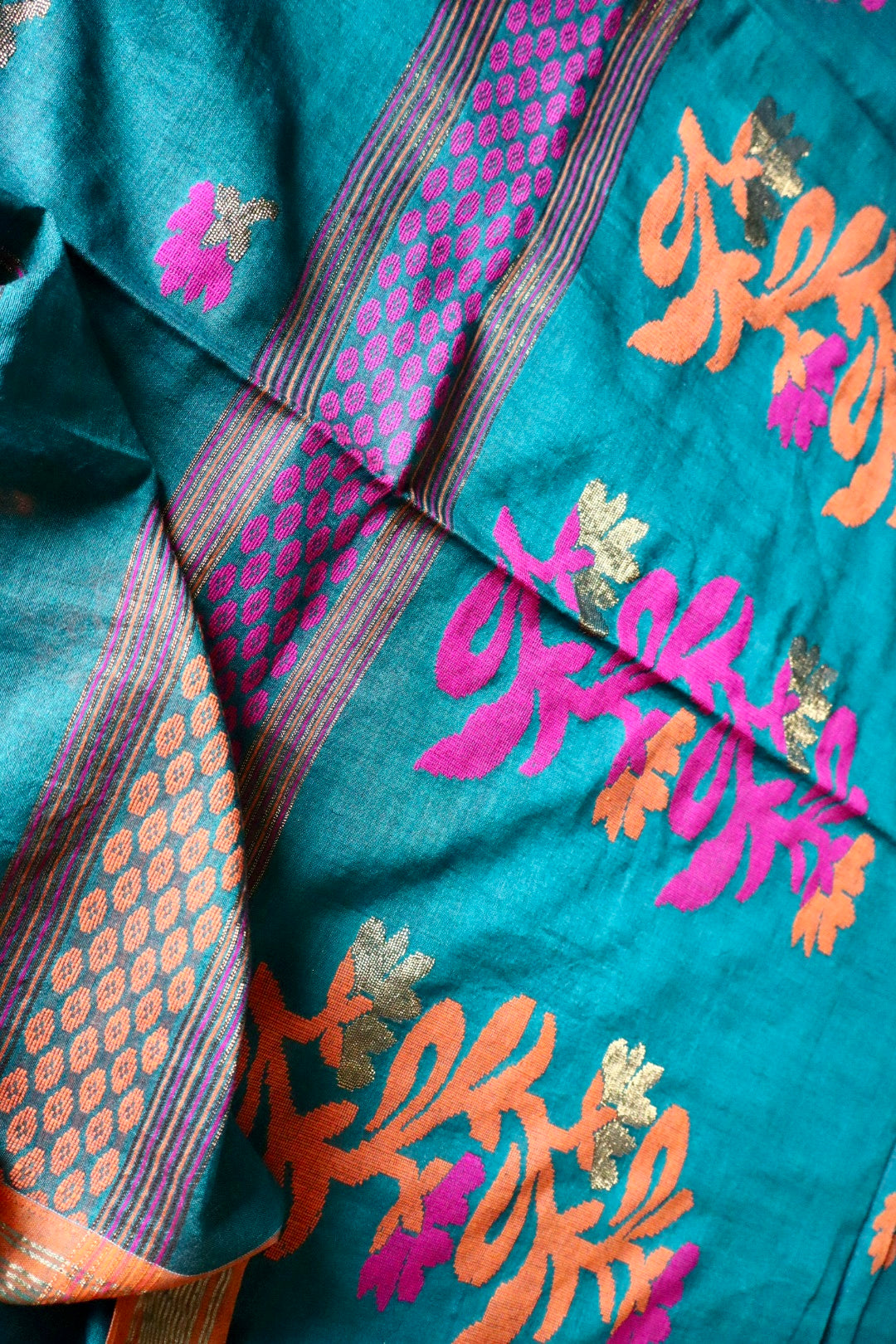 Bottle Green Handloom Pure Cotton Jamdani Saree with Intricate Floral Work with Handloom Mark Card