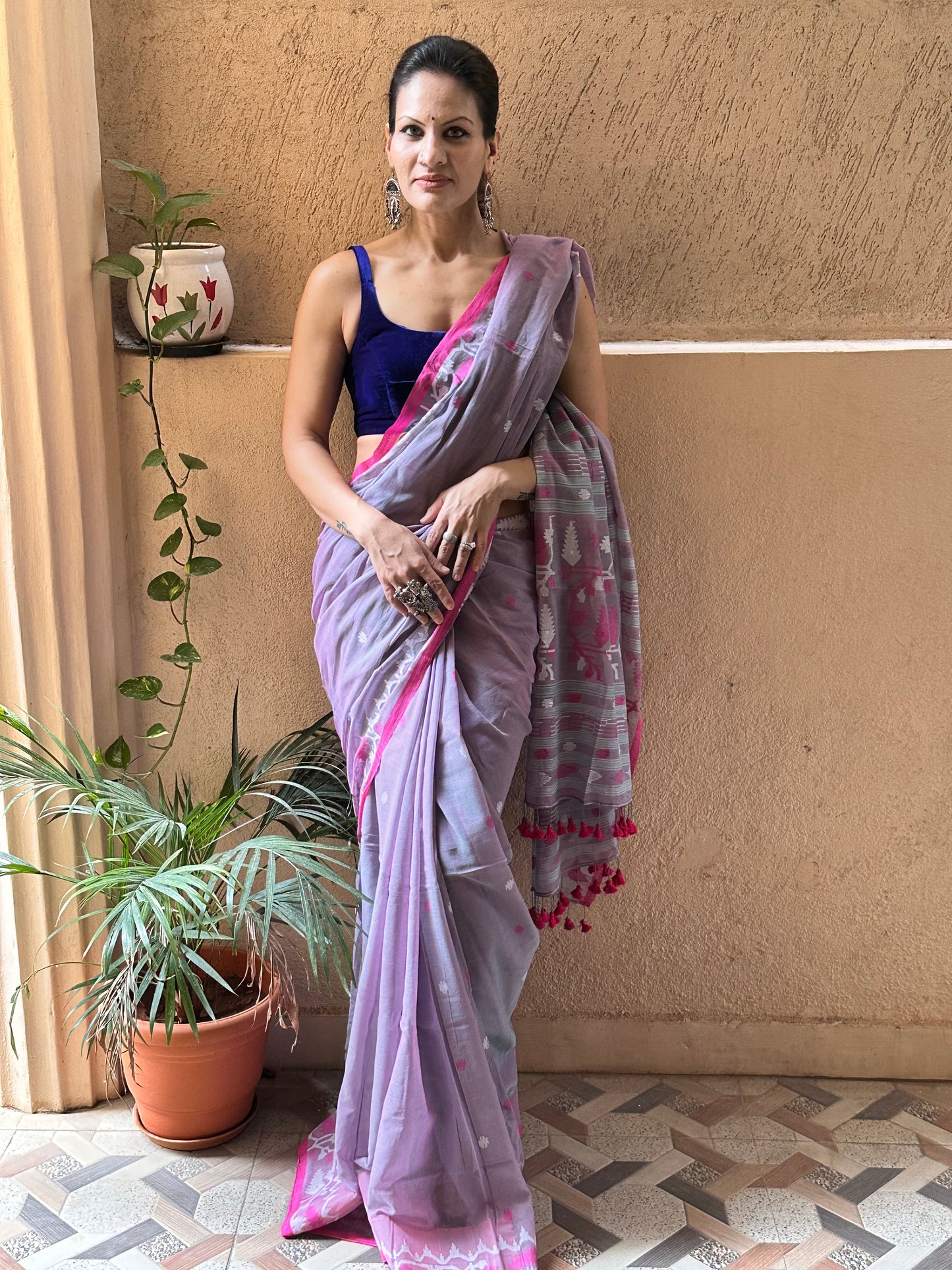 Dual Toned Hand Spun Muslin Khaadi Supremely Soft Jamdani Sari - Raahini