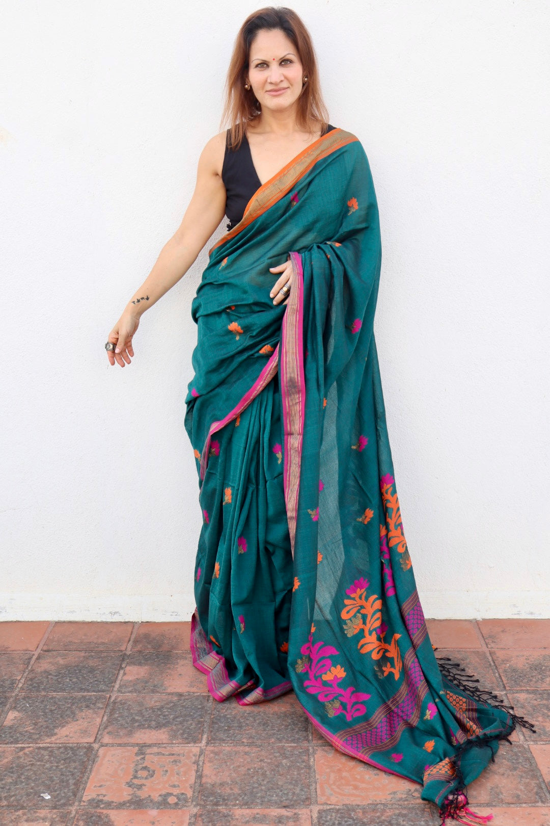 Bottle Green Handloom Pure Cotton Jamdani Saree with Intricate Floral Work with Handloom Mark Card