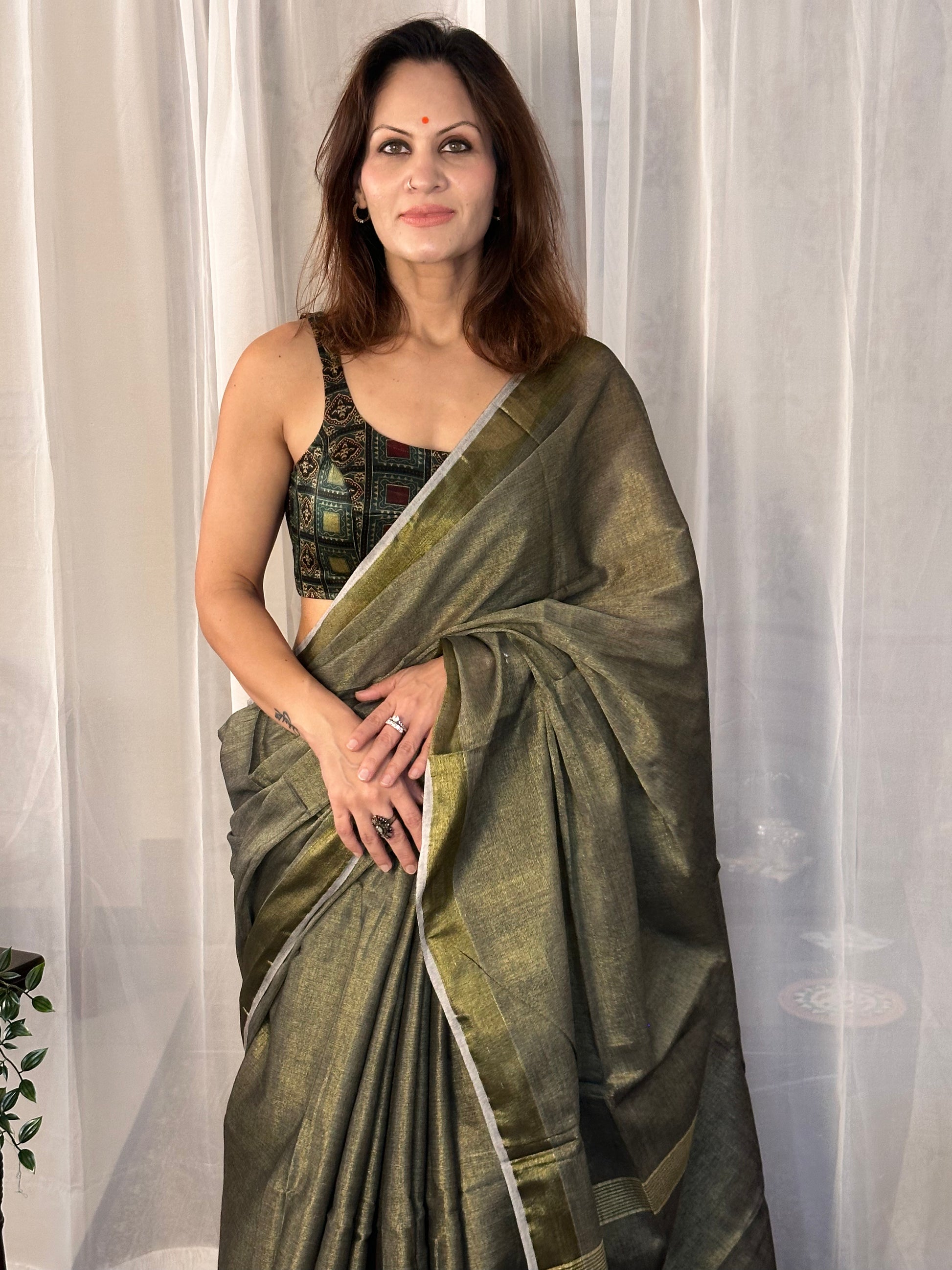 Mehendi Green Pure Mul Mul Handwoven Tissue Cotton Sari - Raahini